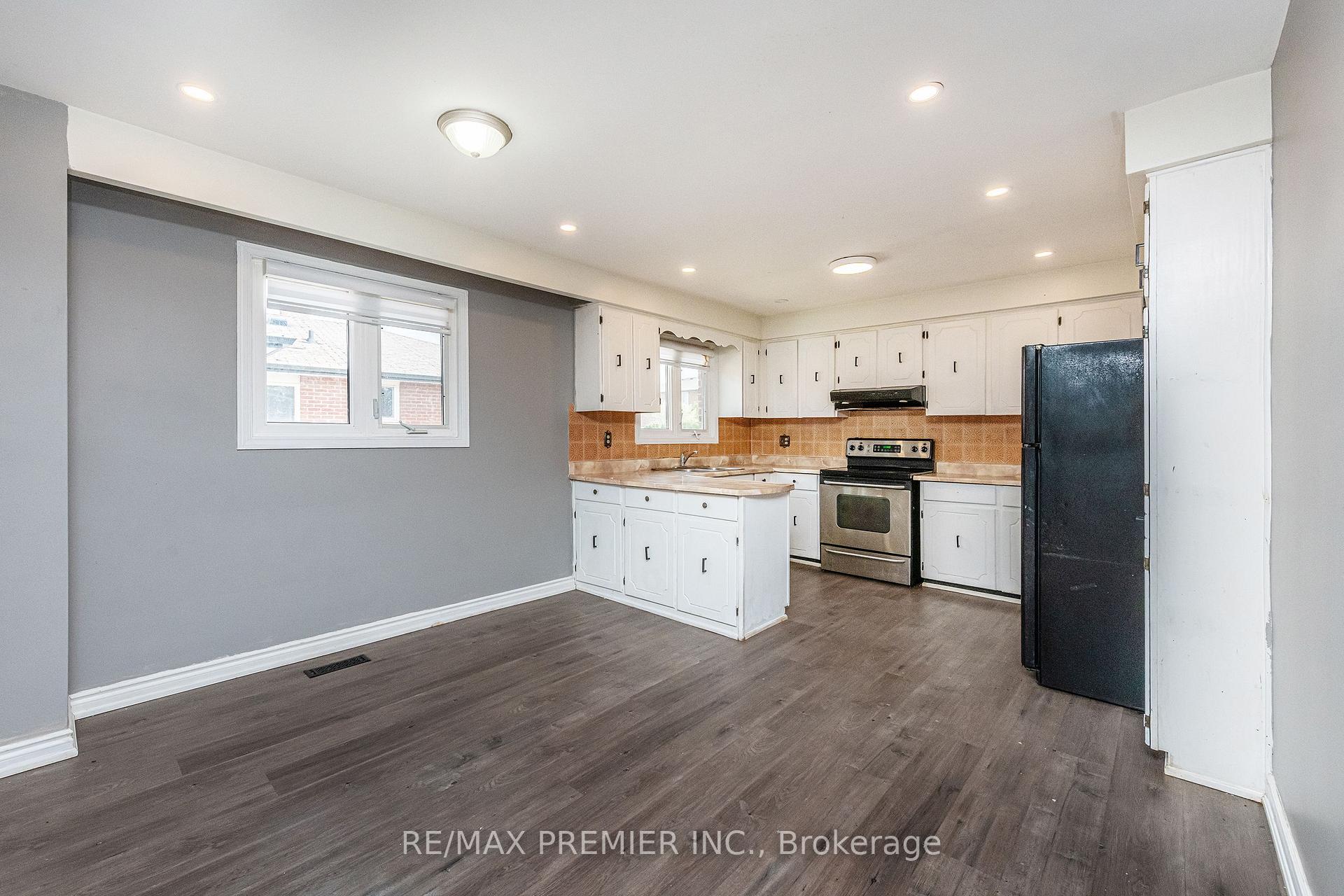 Photo 7 of 43 Jules Avenue, Vaughan, East Woodbridge — HOMEH