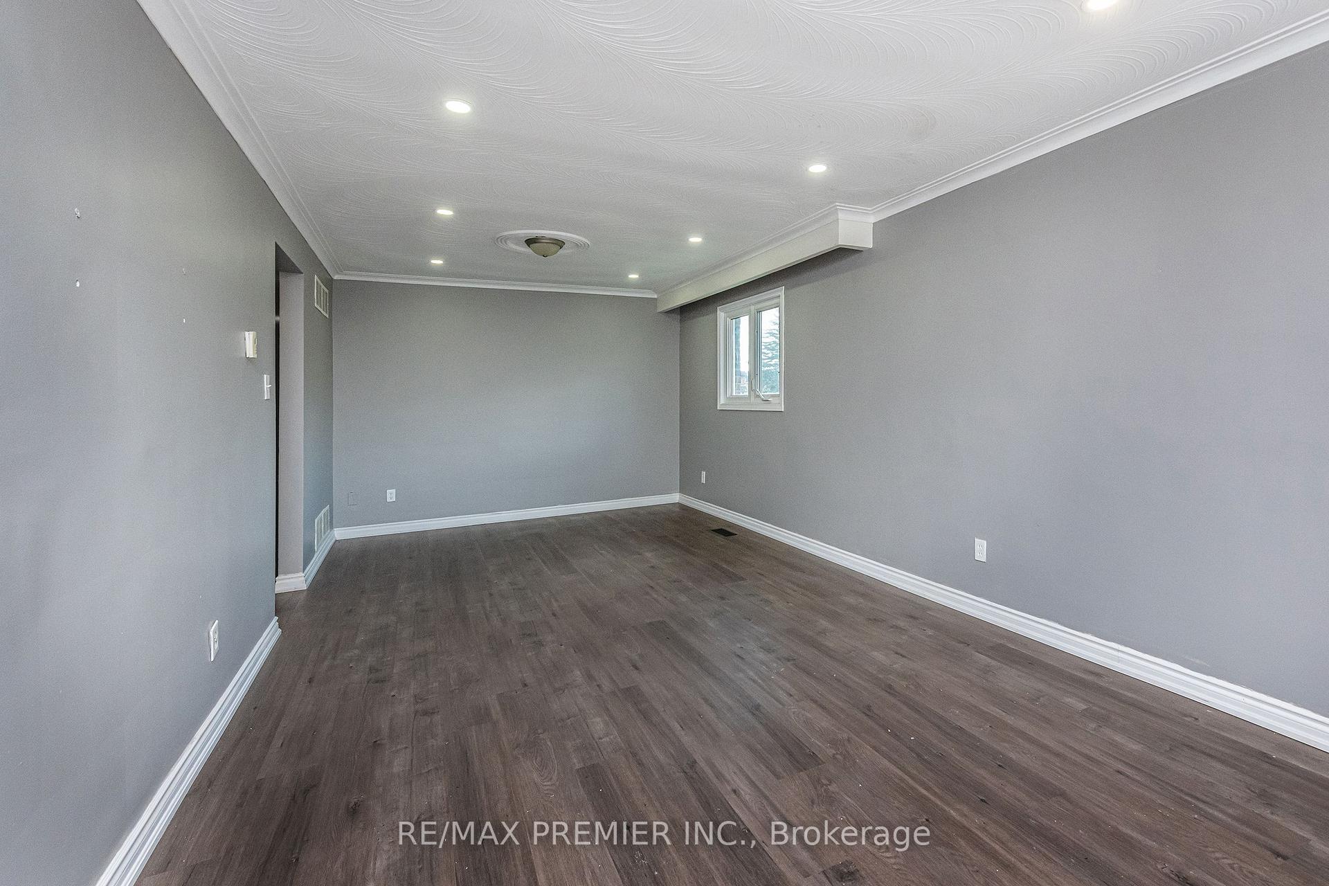 Photo 15 of 43 Jules Avenue, Vaughan, East Woodbridge — HOMEH