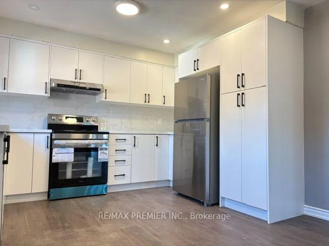Photo 4 of 43 Jules Avenue, Vaughan, East Woodbridge — HOMEH