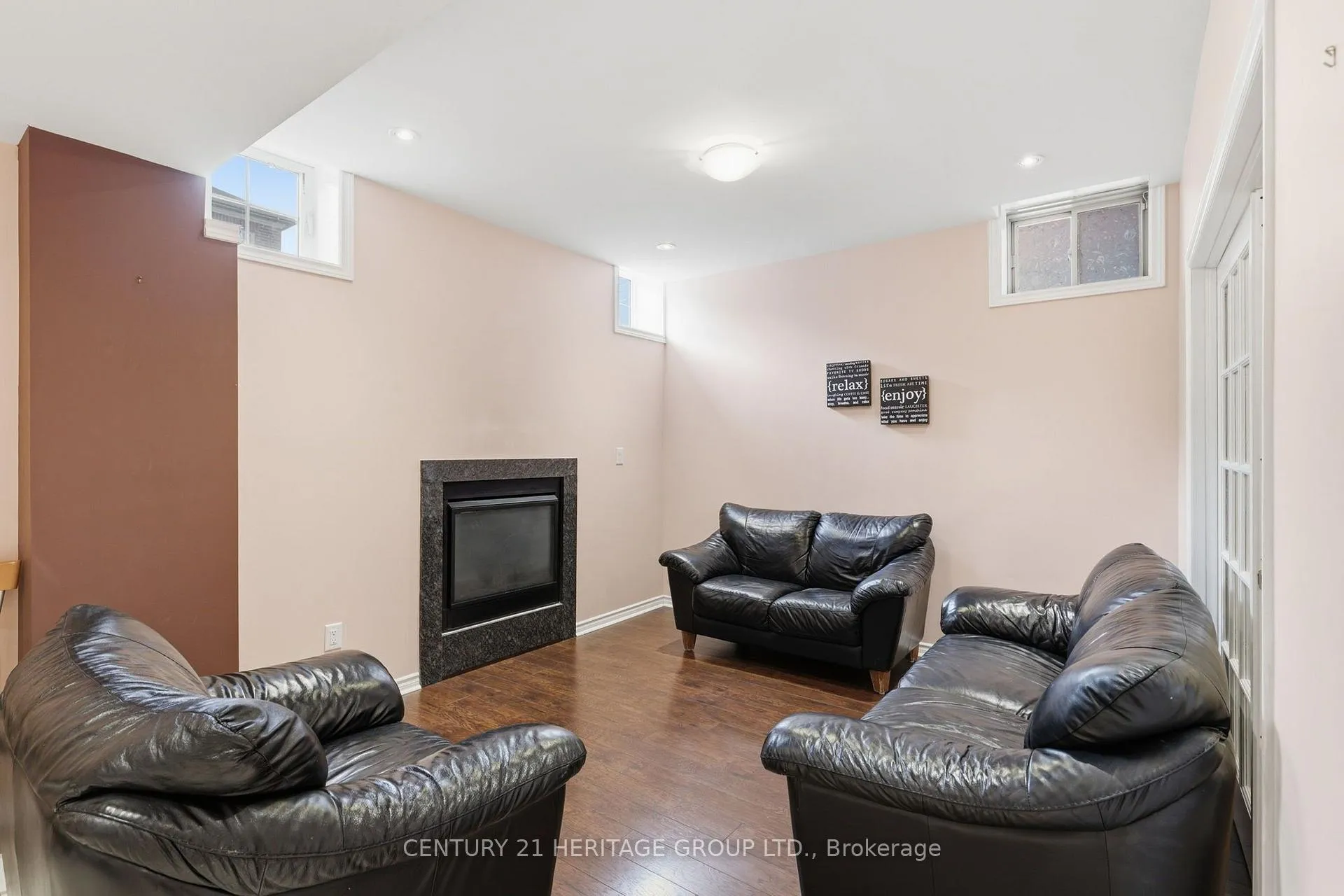 Photo 4 of Unit Lower, 19 Dunrobin Crescent, Vaughan, Kleinburg — HOMEH