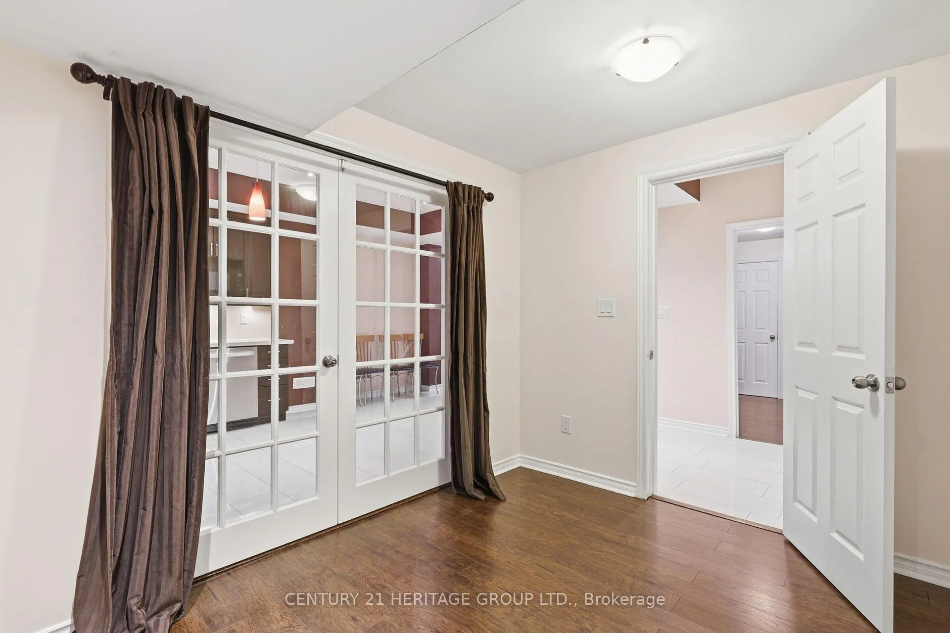 Photo 10 of Unit Lower, 19 Dunrobin Crescent, Vaughan, Kleinburg — HOMEH