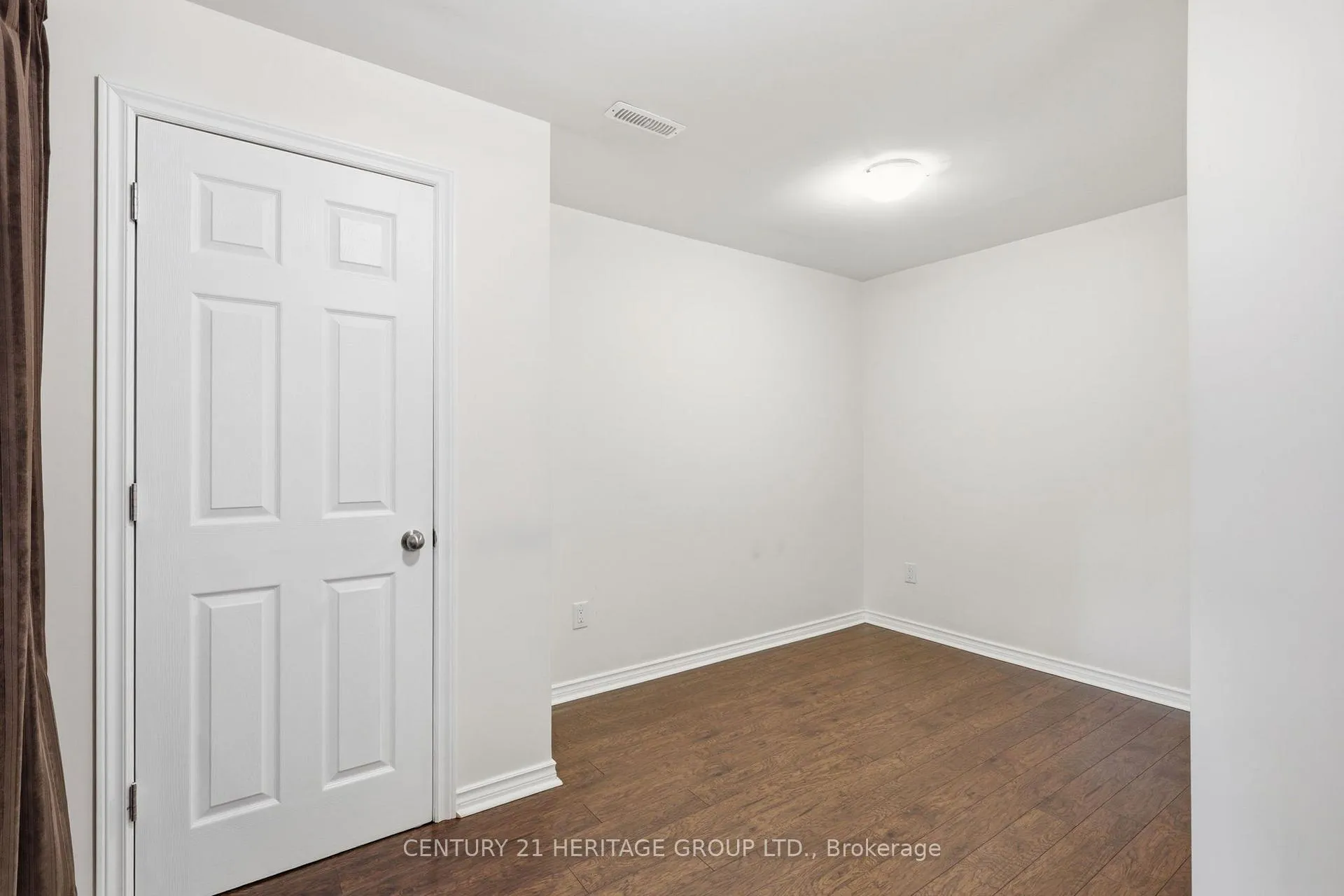 Photo 11 of Unit Lower, 19 Dunrobin Crescent, Vaughan, Kleinburg — HOMEH