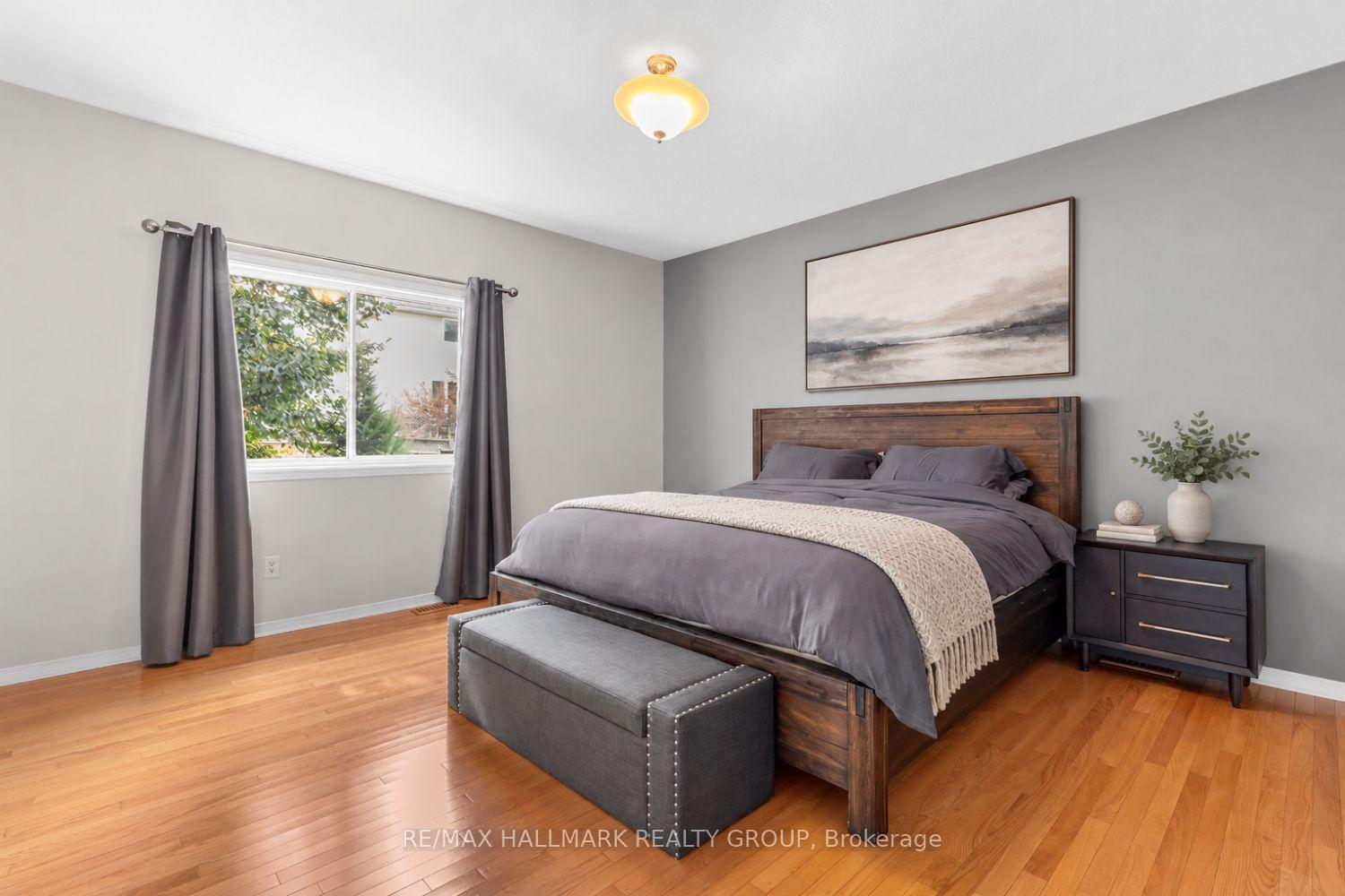 Photo 10 of 5 Rayburn Street, Ottawa, Kanata - Morgan's Grant/South March — HOMEH