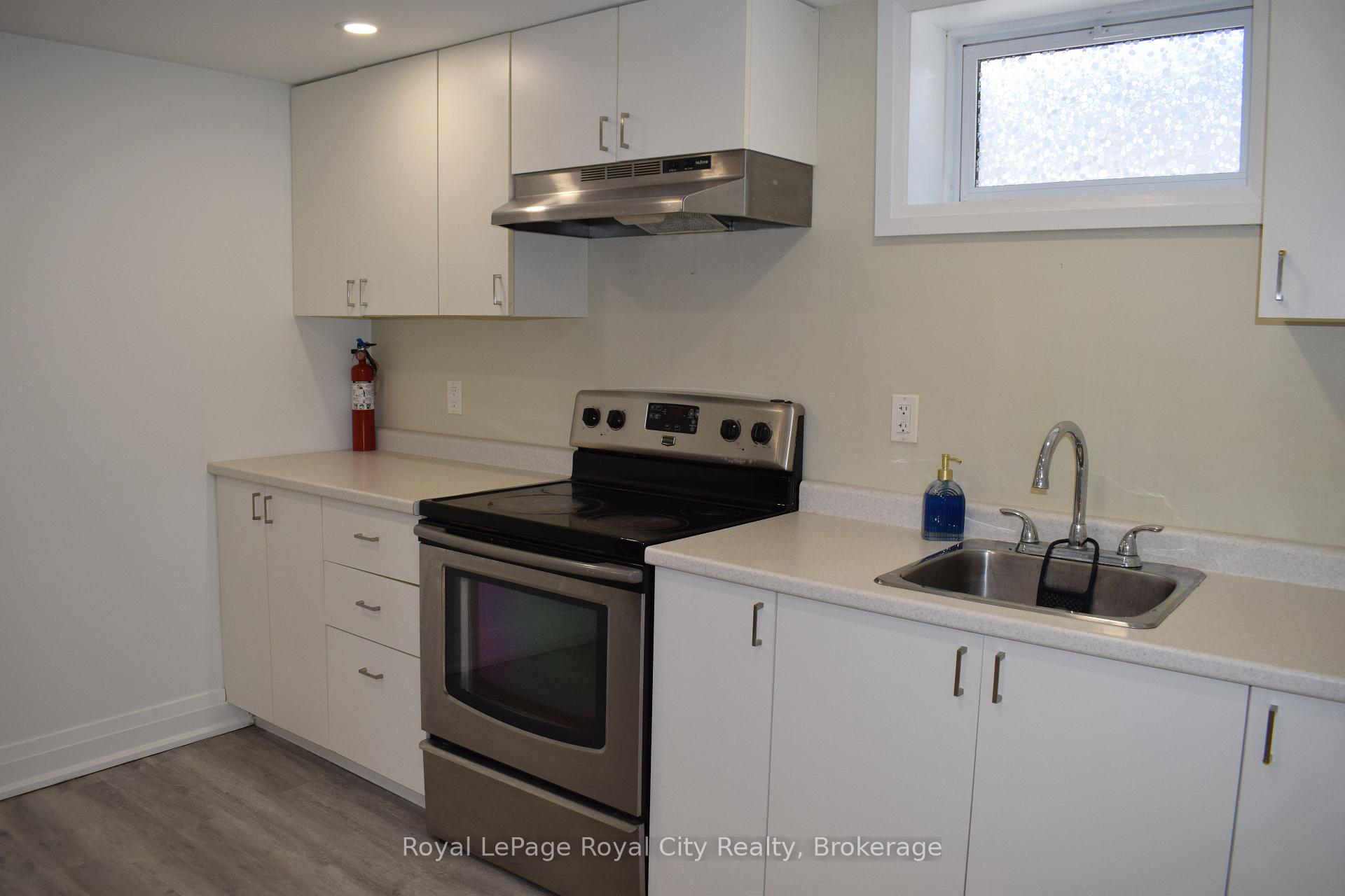 Photo 6 of 61 Nelson Court, Halton Hills, Acton — HOMEH