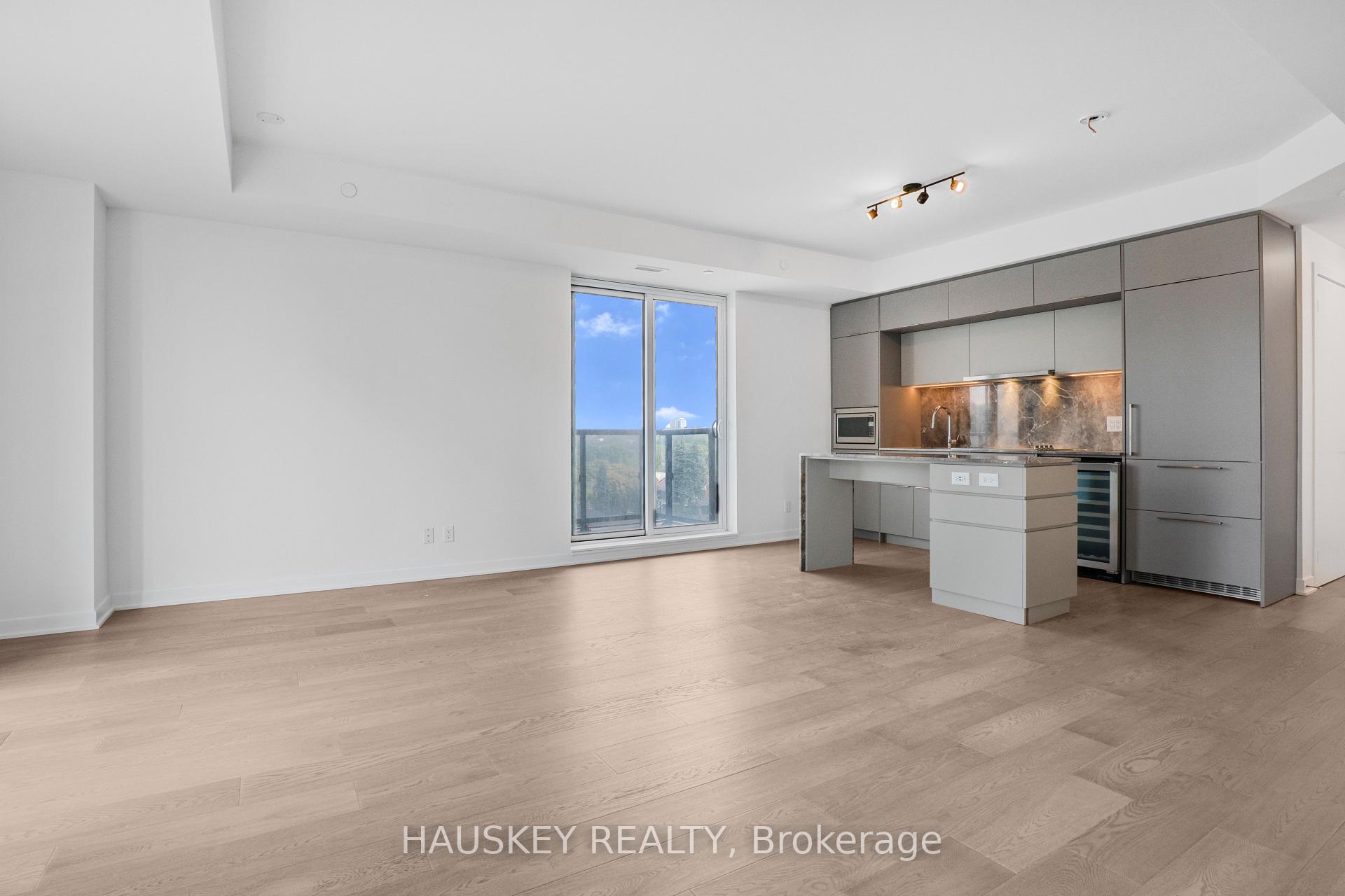 Photo 5 of Unit 901, 185 Alberta Avenue, Toronto, Oakwood Village — HOMEH