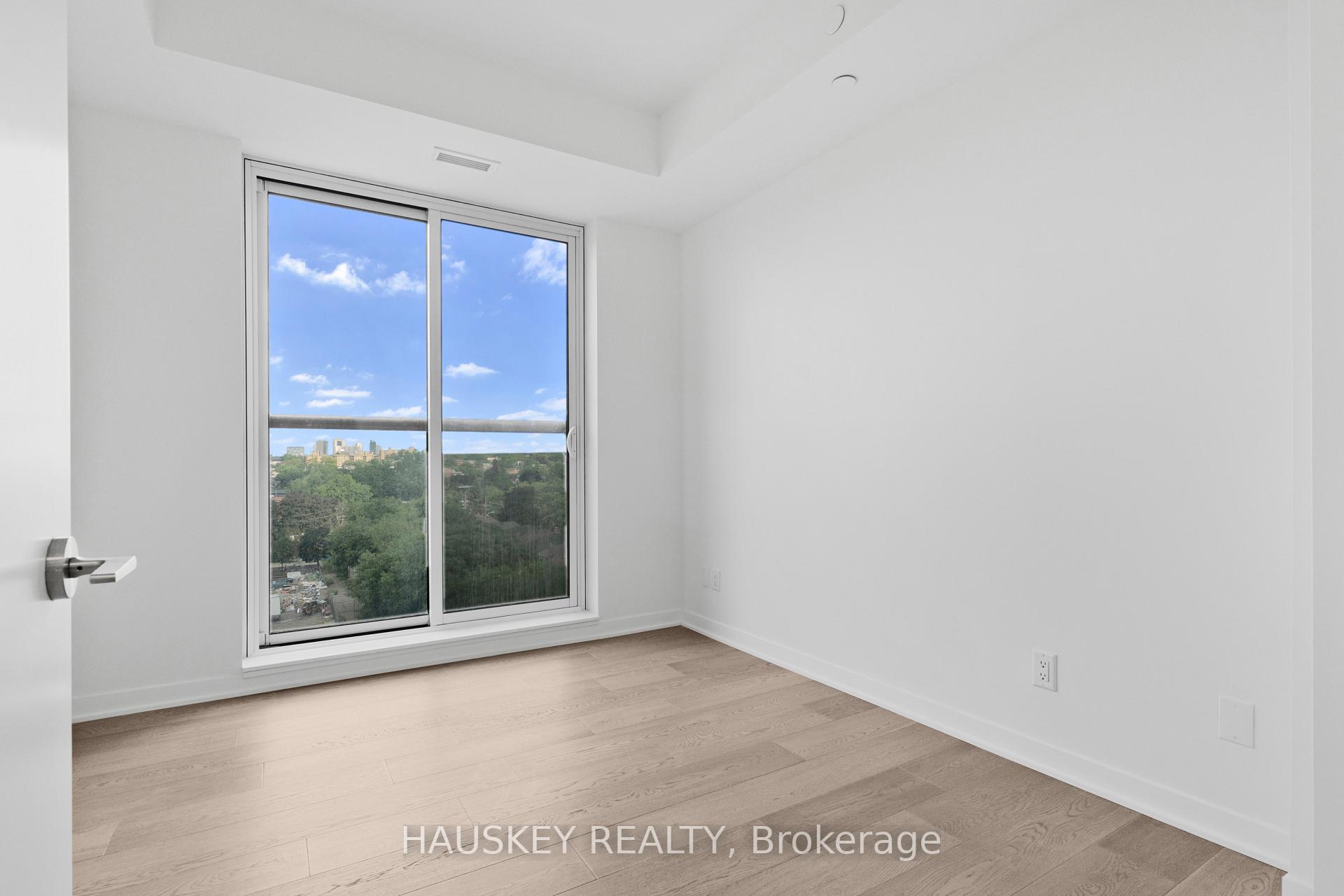 Photo 17 of Unit 901, 185 Alberta Avenue, Toronto, Oakwood Village — HOMEH