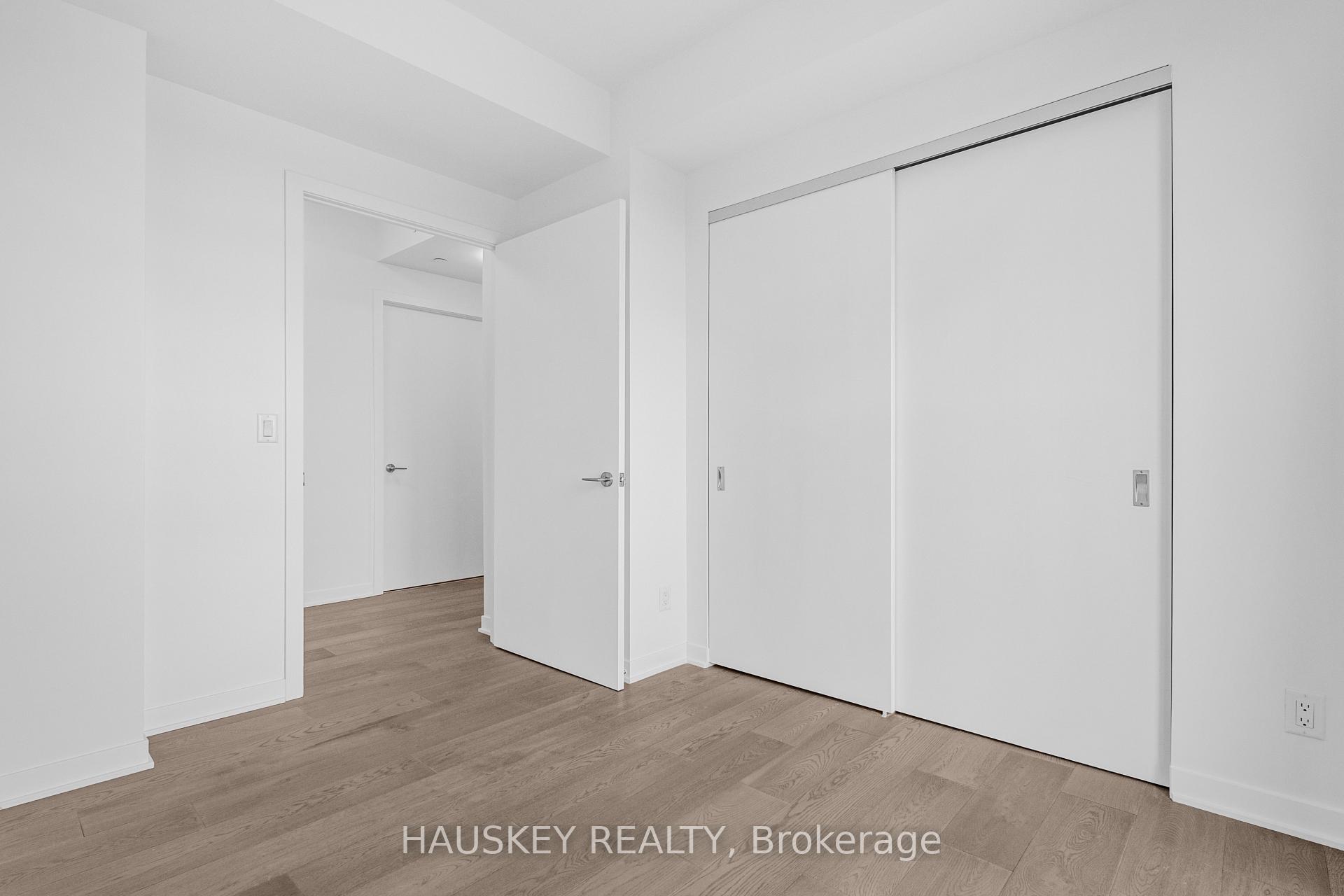 Photo 18 of Unit 901, 185 Alberta Avenue, Toronto, Oakwood Village — HOMEH