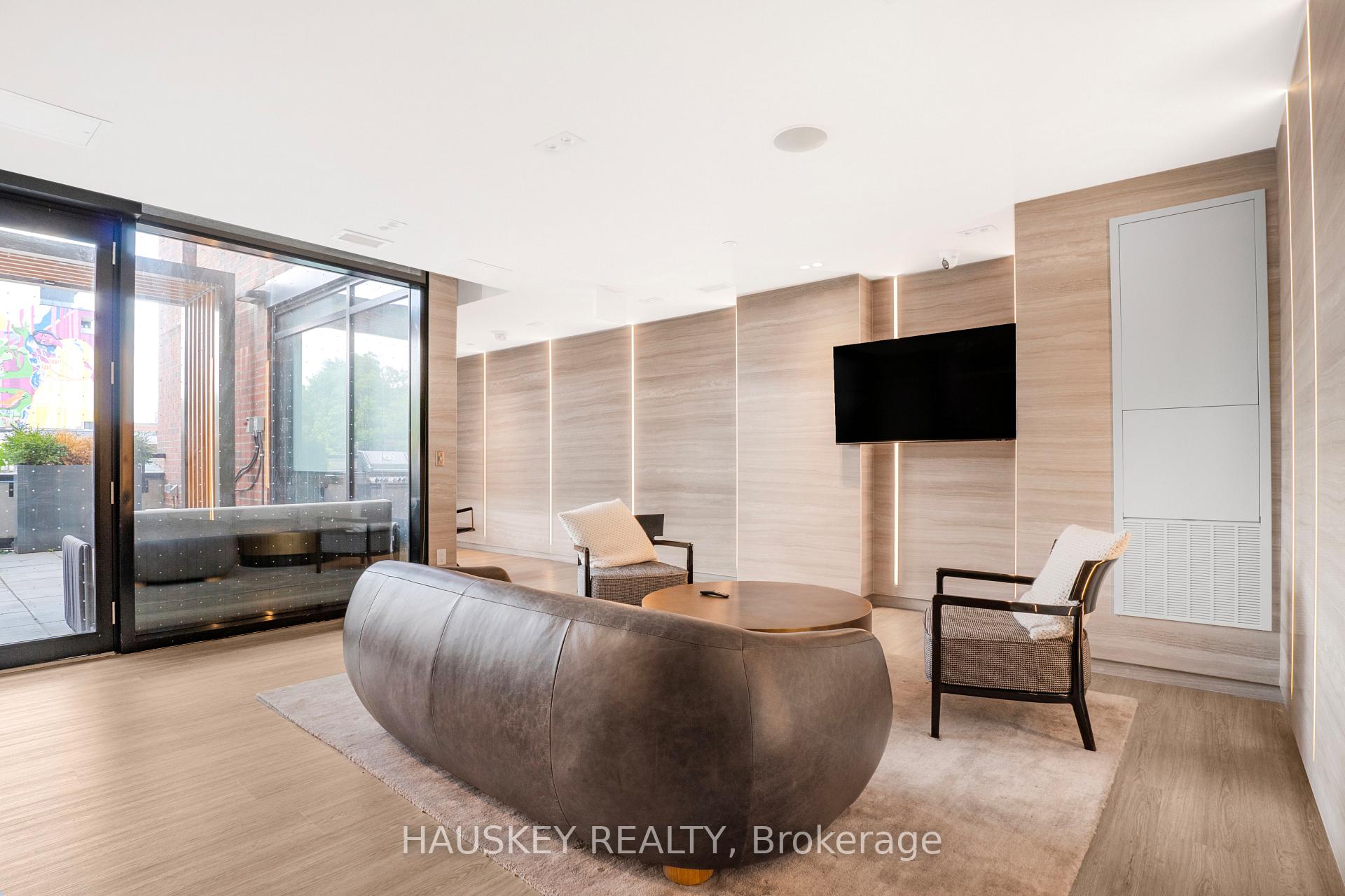 Photo 24 of Unit 901, 185 Alberta Avenue, Toronto, Oakwood Village — HOMEH