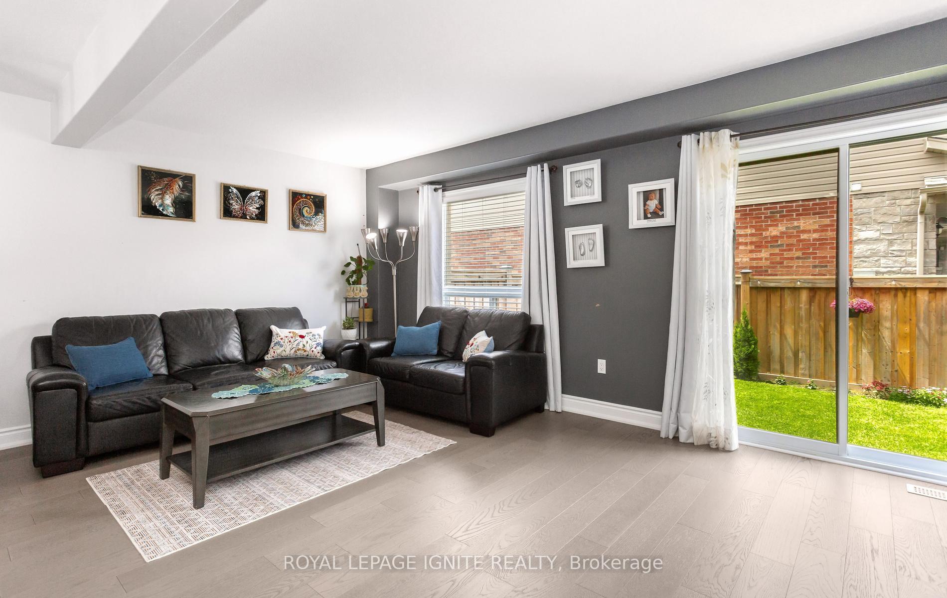Photo 4 of 114 Parkinson Crescent, Orangeville — HOMEH