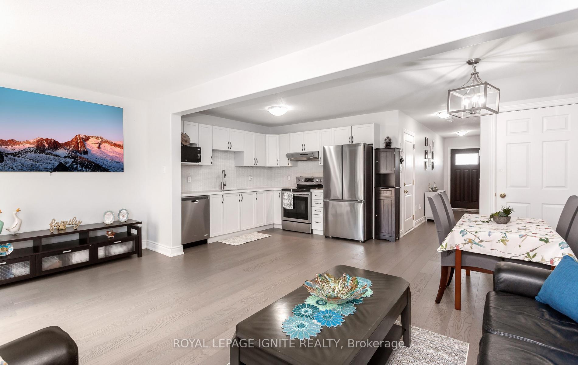 Photo 10 of 114 Parkinson Crescent, Orangeville — HOMEH