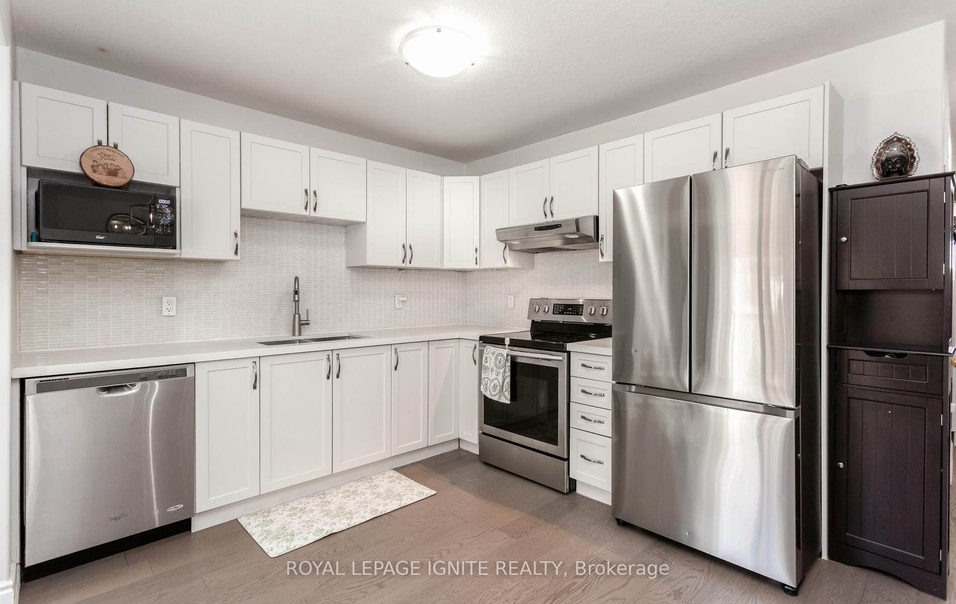 Photo 12 of 114 Parkinson Crescent, Orangeville — HOMEH