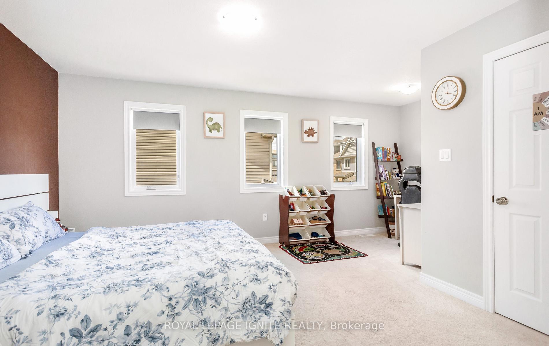 Photo 18 of 114 Parkinson Crescent, Orangeville — HOMEH