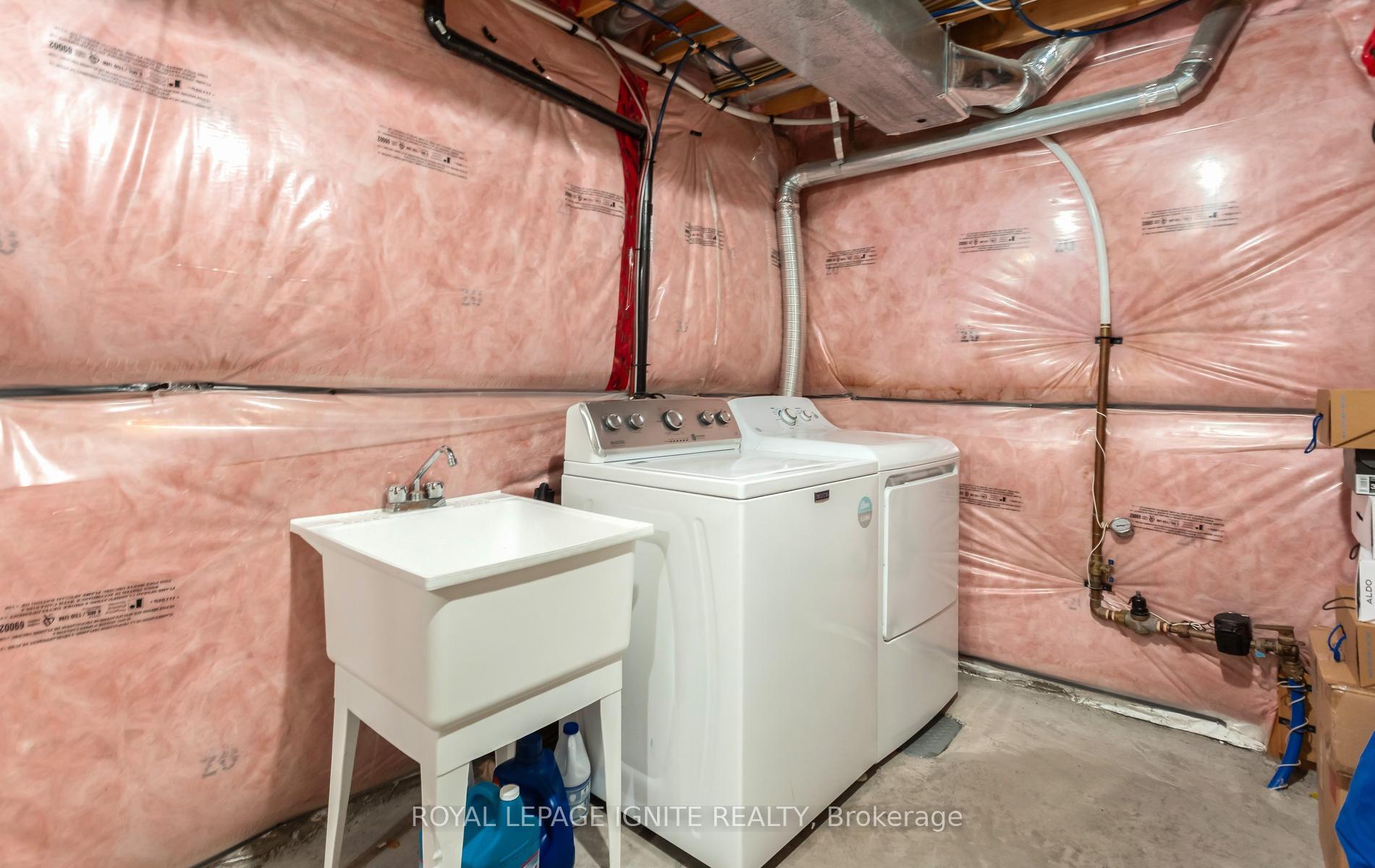 Photo 31 of 114 Parkinson Crescent, Orangeville — HOMEH