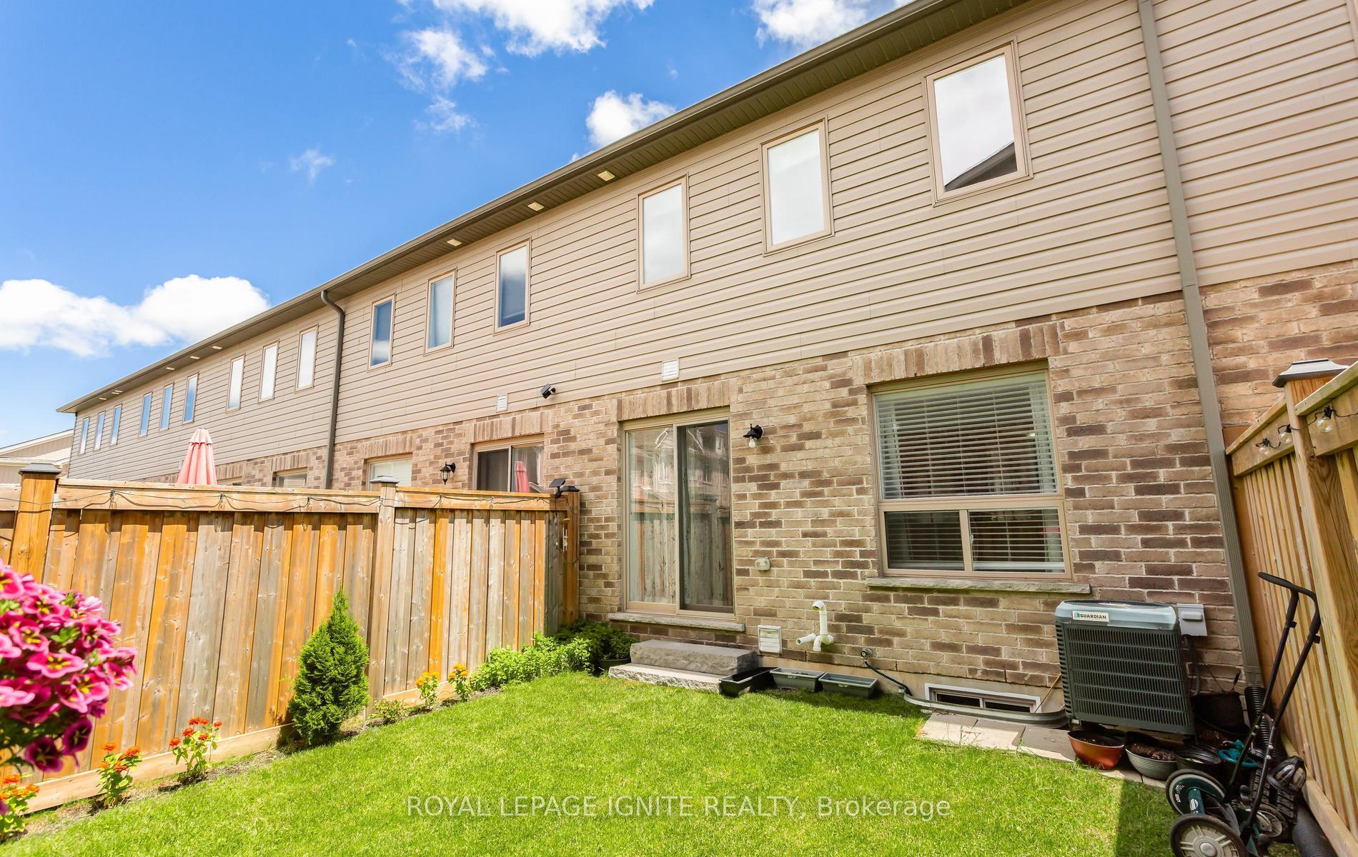 Photo 37 of 114 Parkinson Crescent, Orangeville — HOMEH