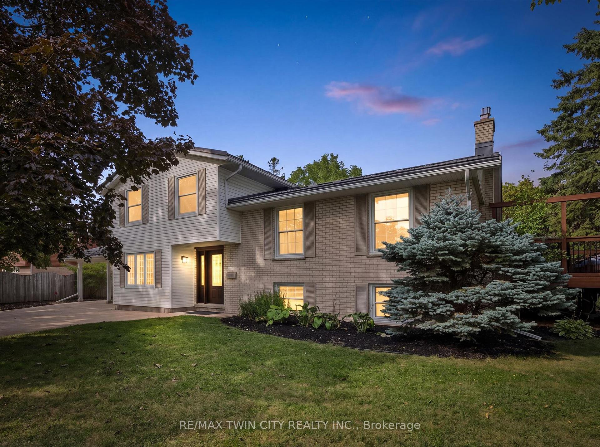 Photo 2 of 58 Bradley Drive, Kitchener, Stanley Park — HOMEH