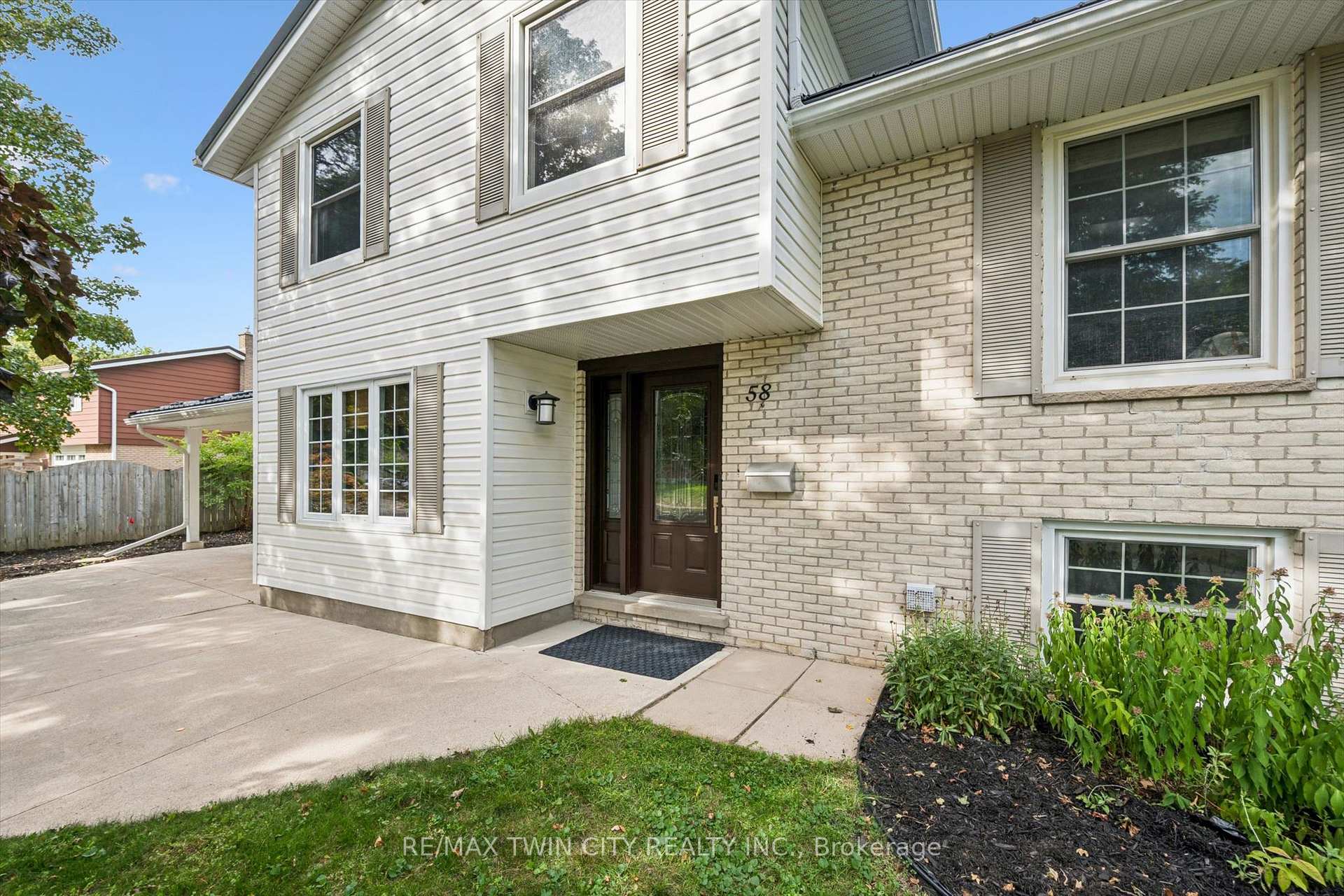 Photo 3 of 58 Bradley Drive, Kitchener, Stanley Park — HOMEH
