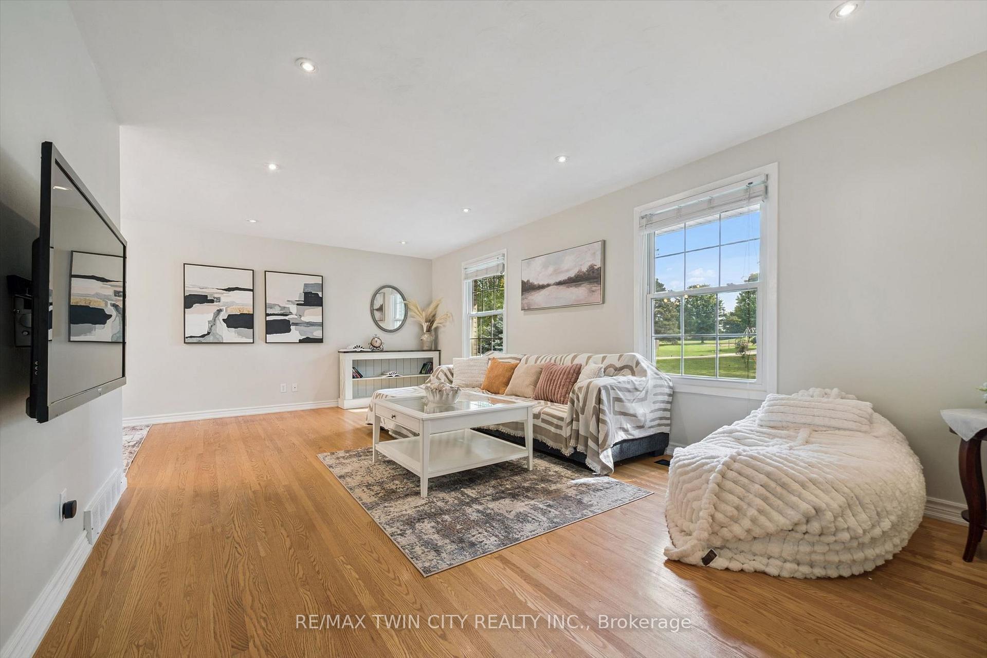 Photo 6 of 58 Bradley Drive, Kitchener, Stanley Park — HOMEH