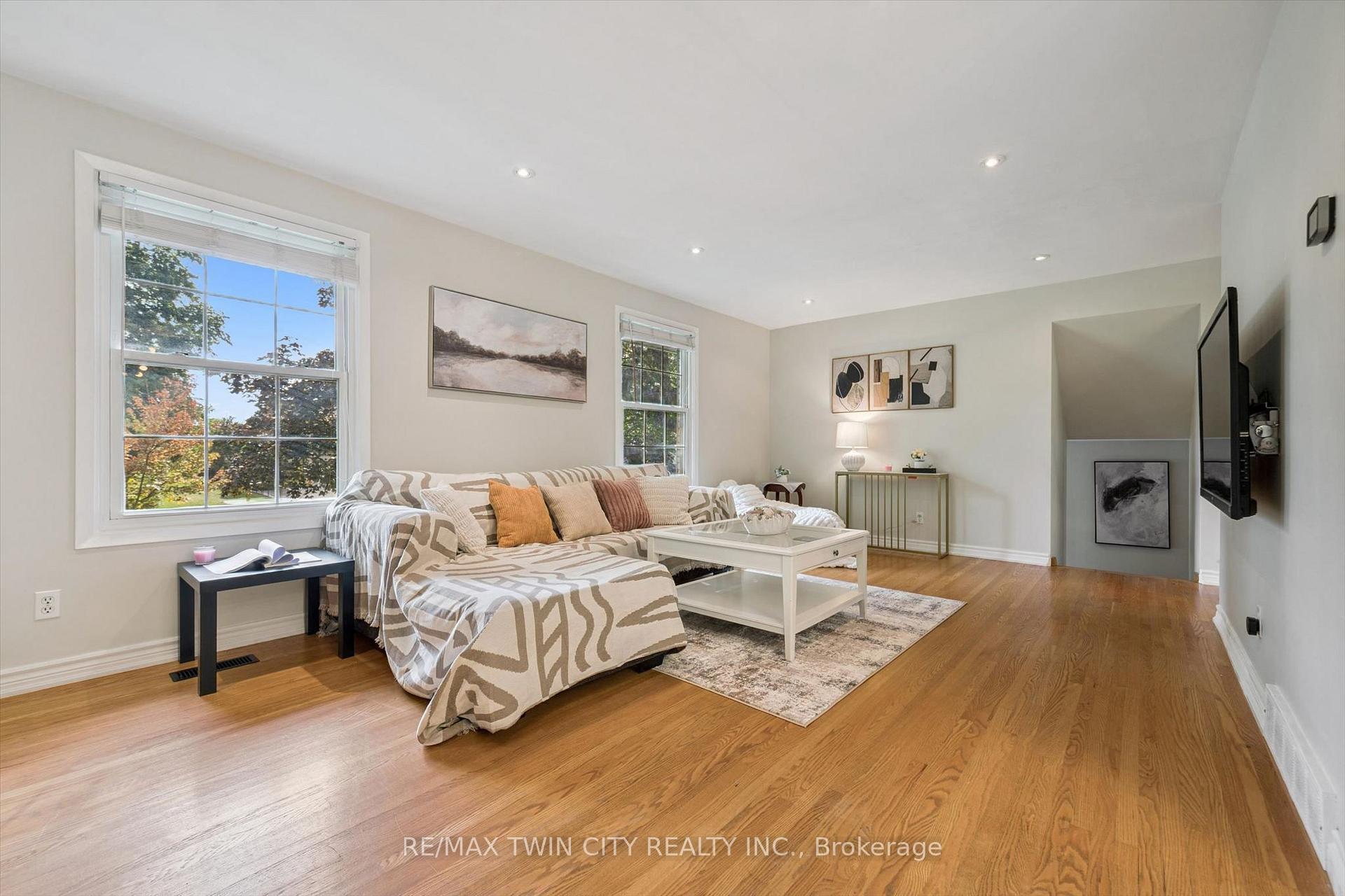 Photo 7 of 58 Bradley Drive, Kitchener, Stanley Park — HOMEH