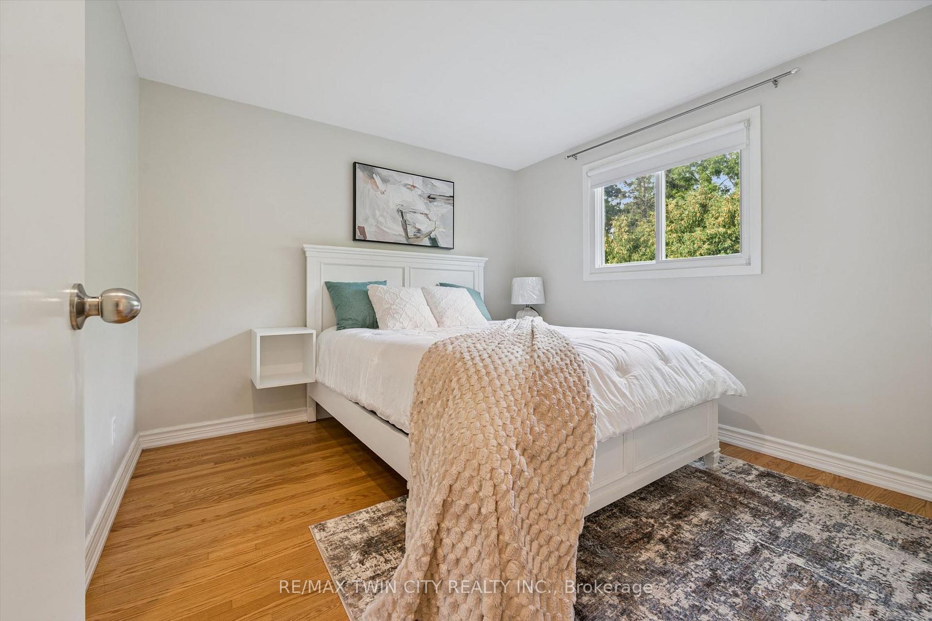 Photo 15 of 58 Bradley Drive, Kitchener, Stanley Park — HOMEH