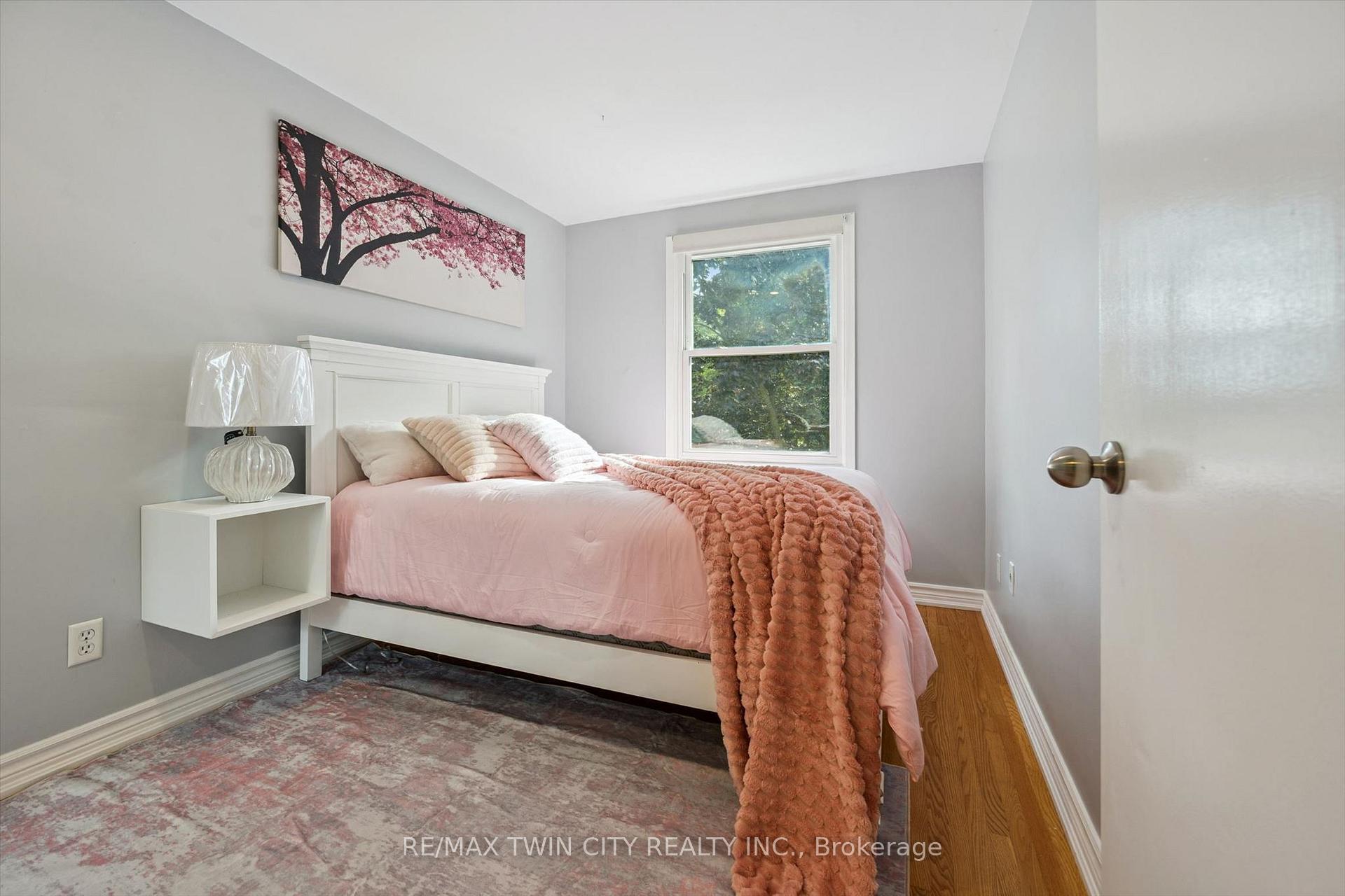 Photo 16 of 58 Bradley Drive, Kitchener, Stanley Park — HOMEH