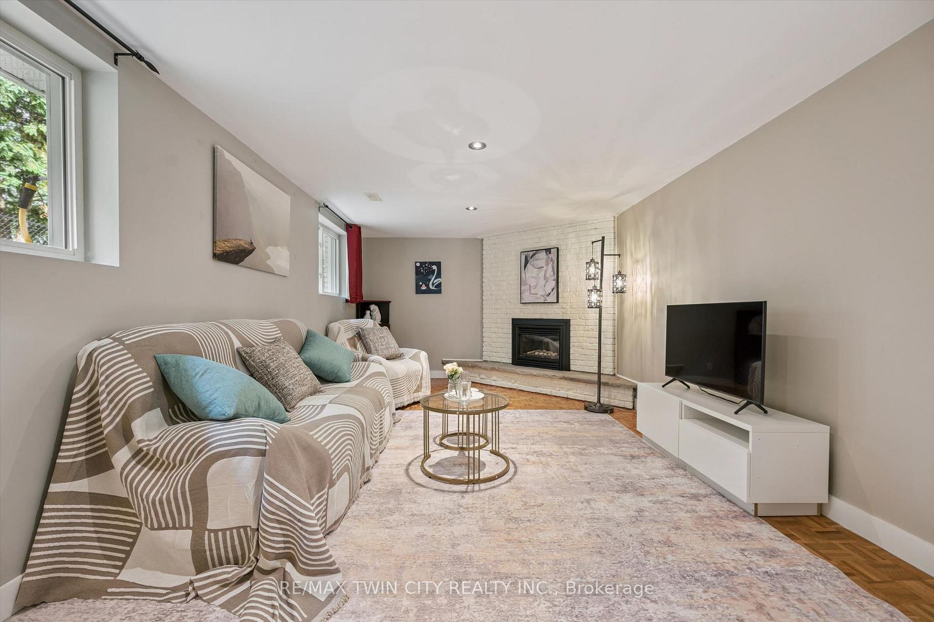 Photo 23 of 58 Bradley Drive, Kitchener, Stanley Park — HOMEH