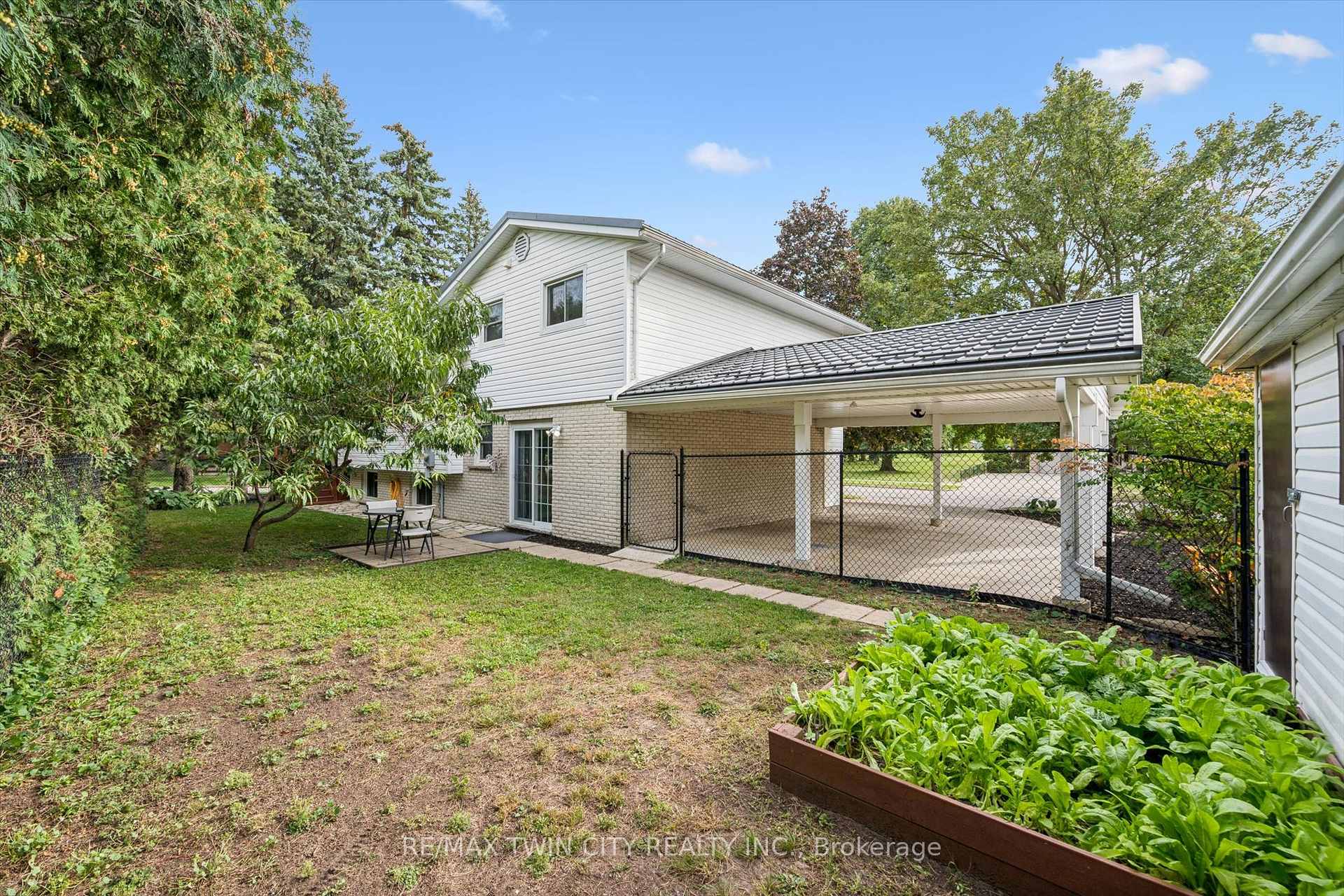 Photo 29 of 58 Bradley Drive, Kitchener, Stanley Park — HOMEH