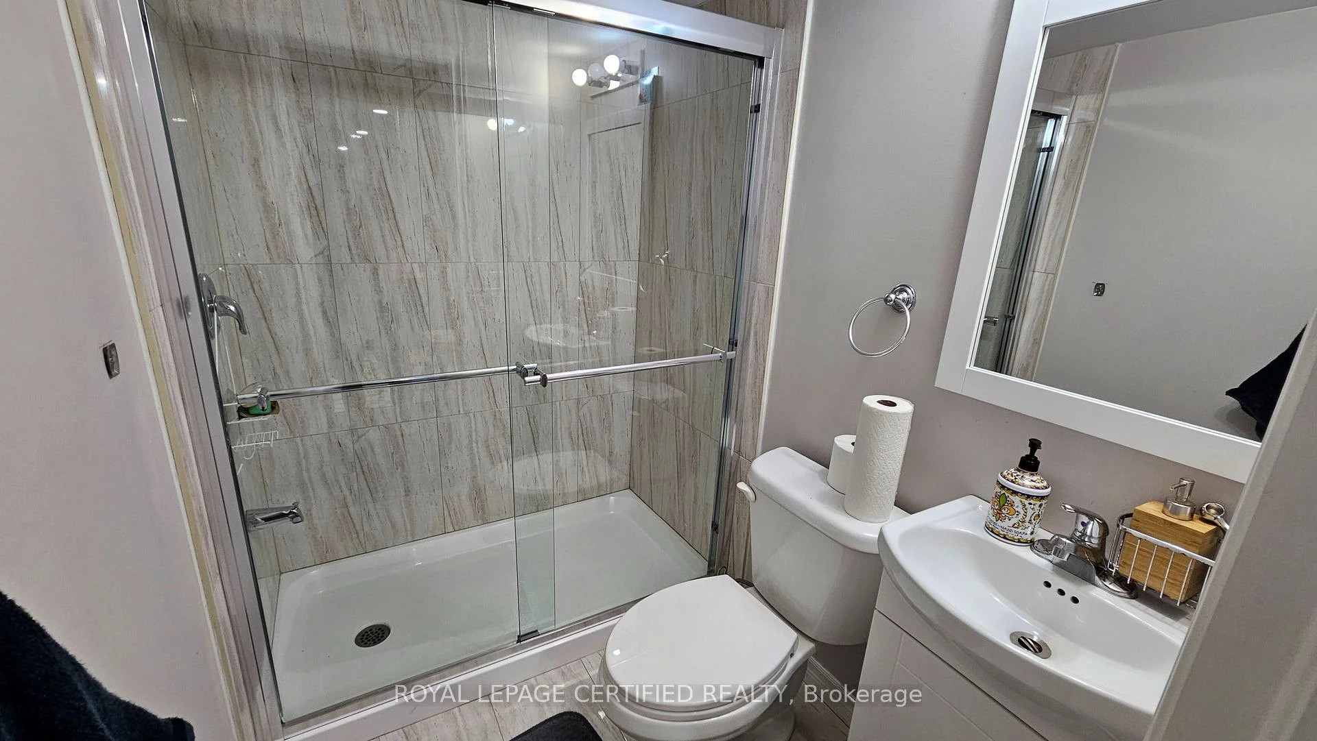 Photo 4 of Unit Bsmt, 62 Fandango Drive, Brampton, Credit Valley — HOMEH