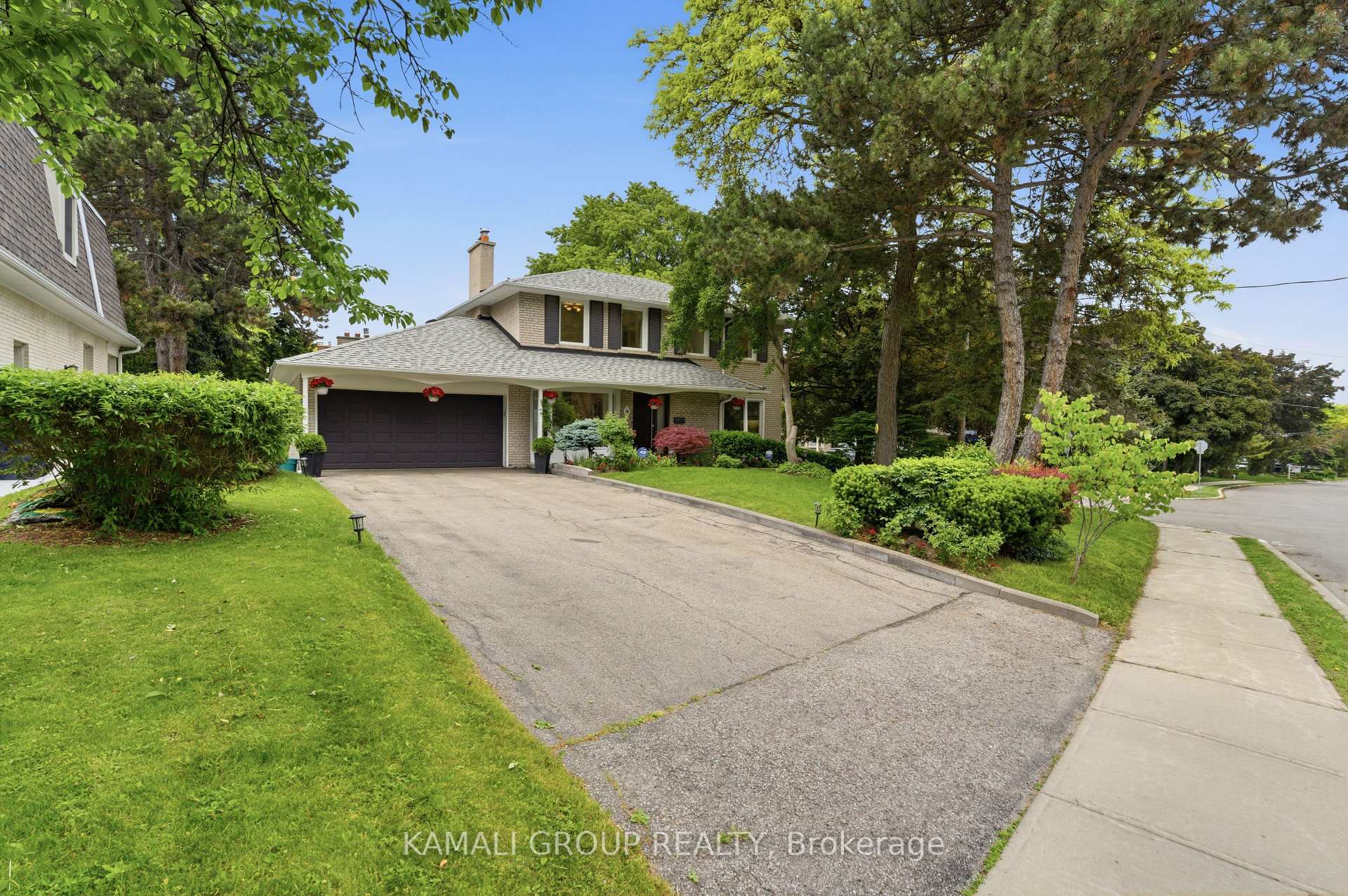 Photo 1 of 30 Blue Ridge Road, North York, Bayview Village — HOMEH
