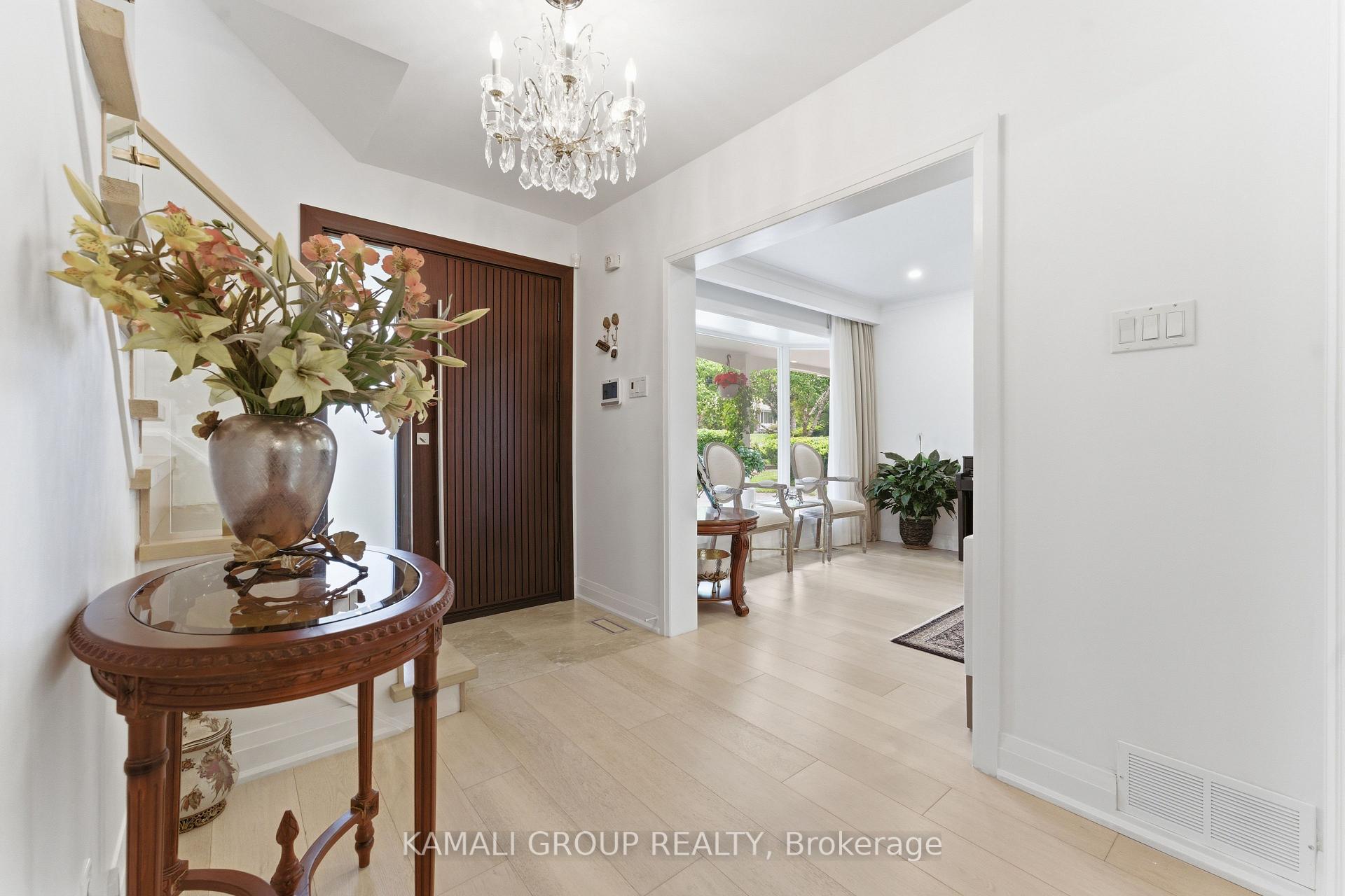 Photo 3 of 30 Blue Ridge Road, North York, Bayview Village — HOMEH