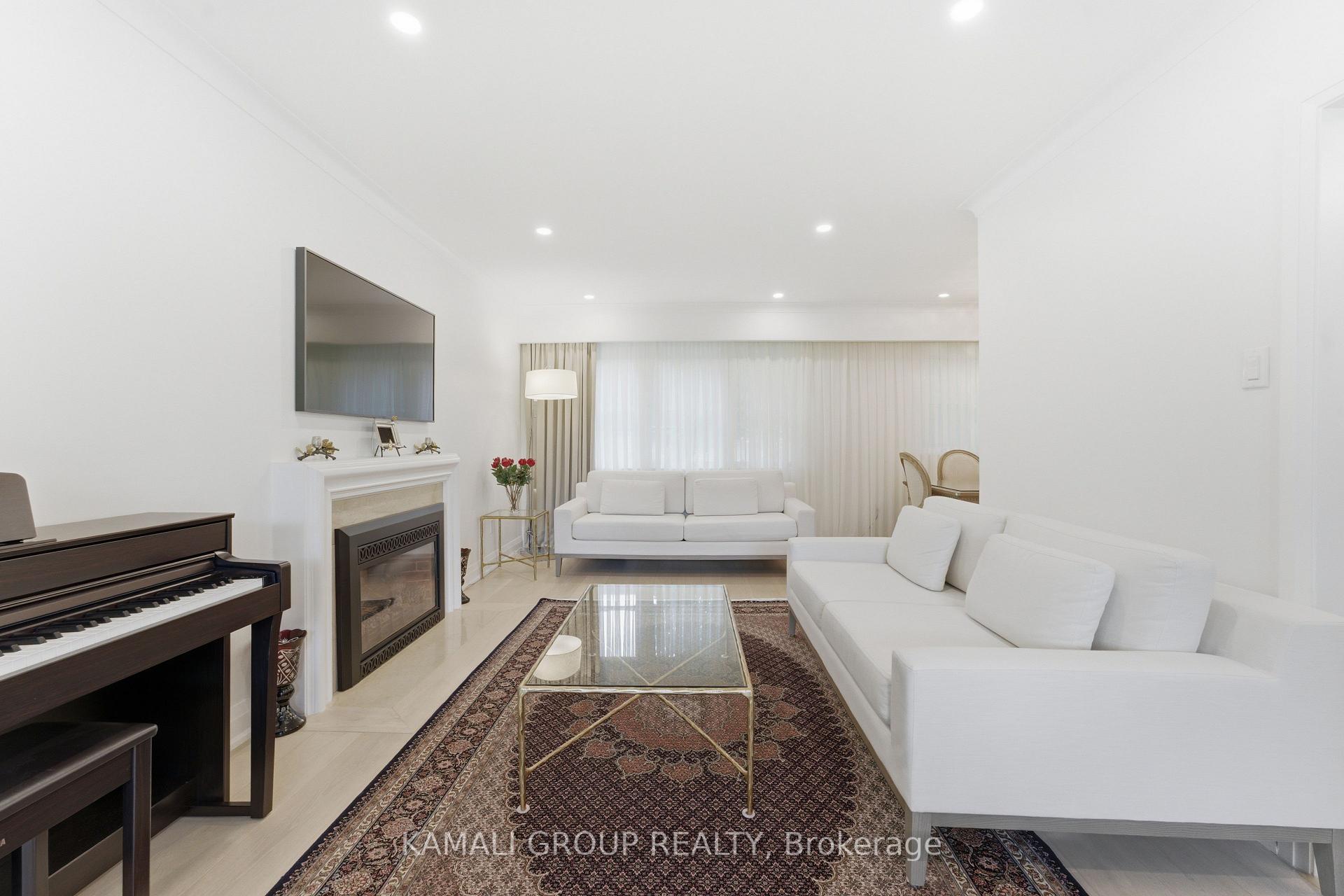 Photo 9 of 30 Blue Ridge Road, North York, Bayview Village — HOMEH