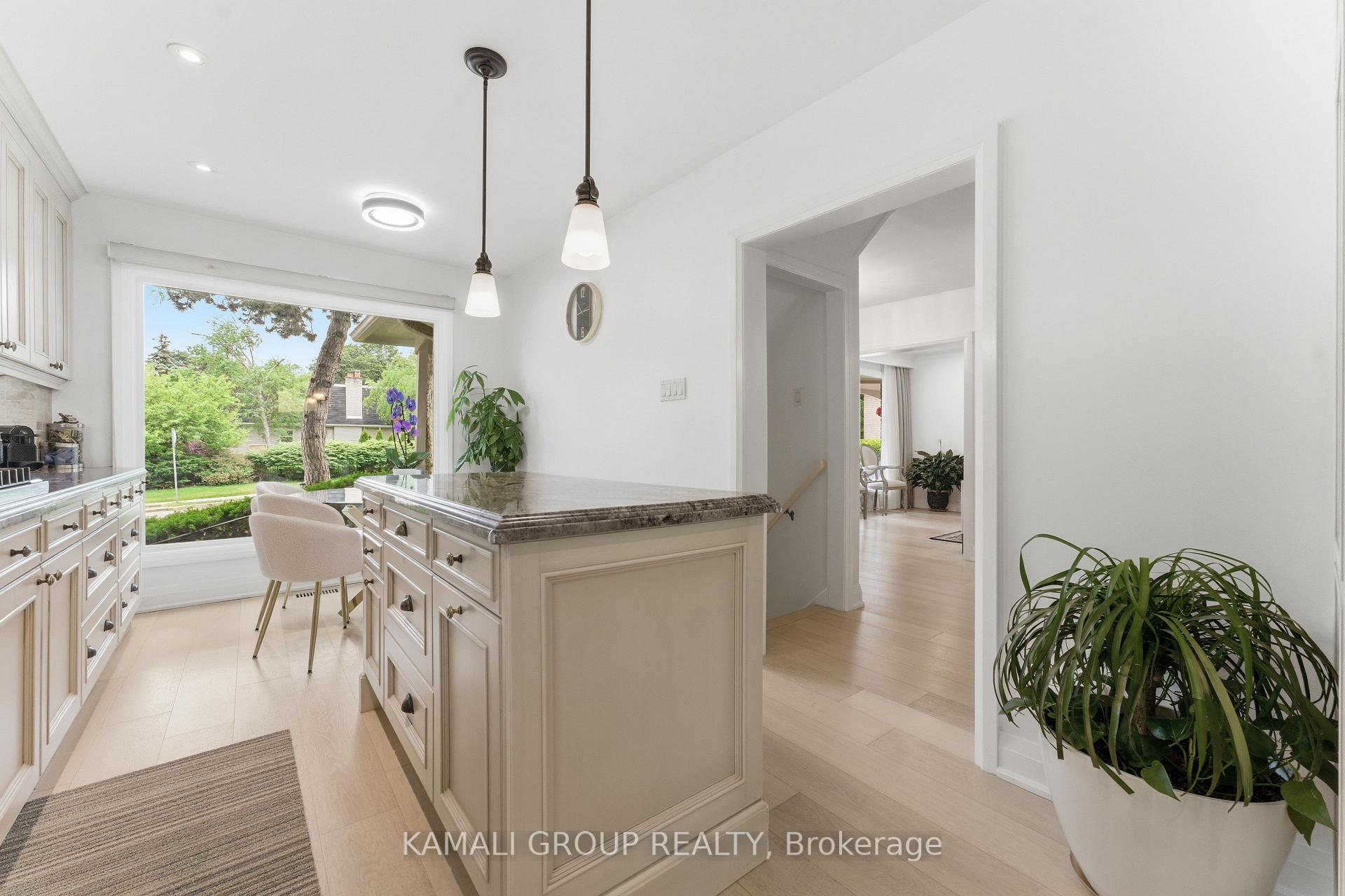 Photo 17 of 30 Blue Ridge Road, North York, Bayview Village — HOMEH