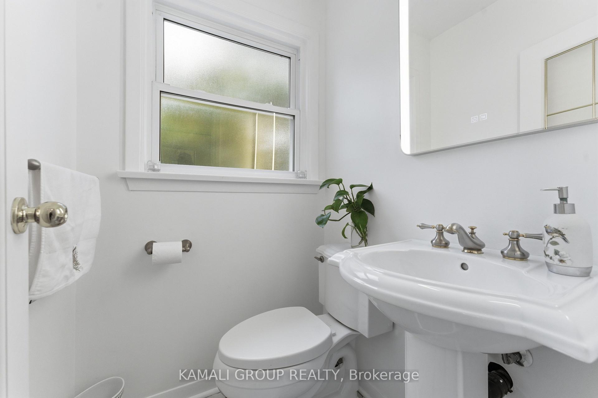 Photo 20 of 30 Blue Ridge Road, North York, Bayview Village — HOMEH