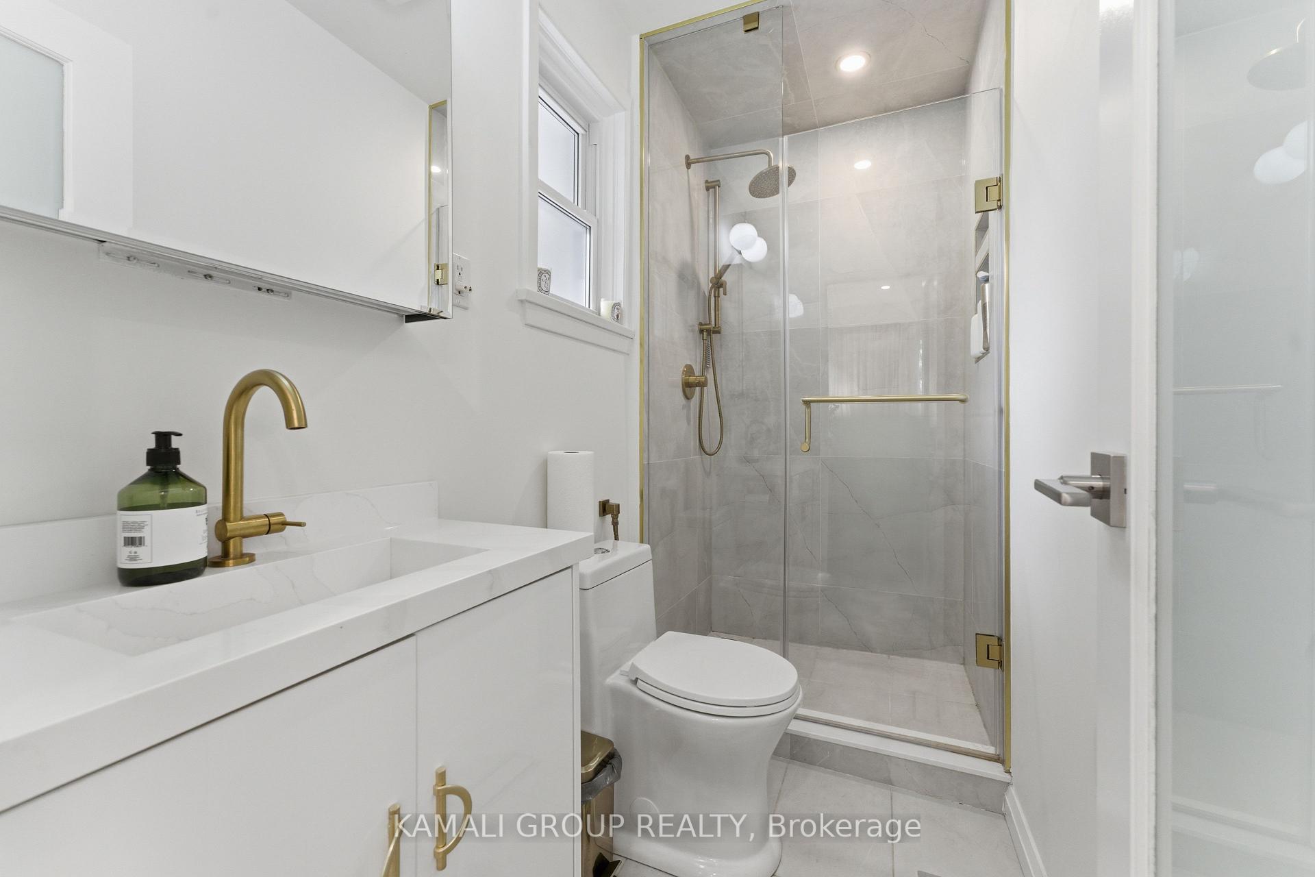 Photo 24 of 30 Blue Ridge Road, North York, Bayview Village — HOMEH
