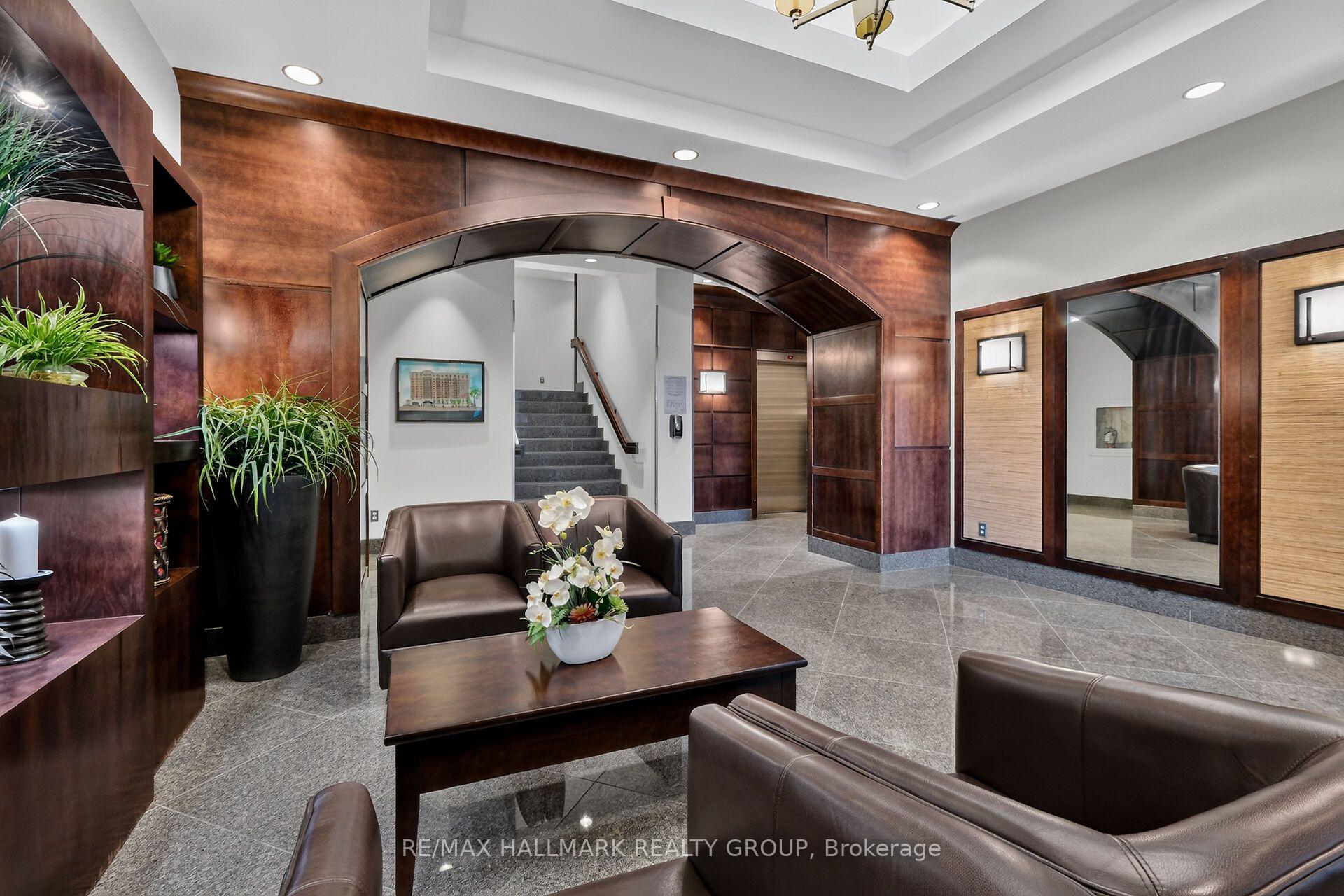 Photo 4 of Unit 208, 200 Besserer Street, Ottawa, Sandy Hill — HOMEH