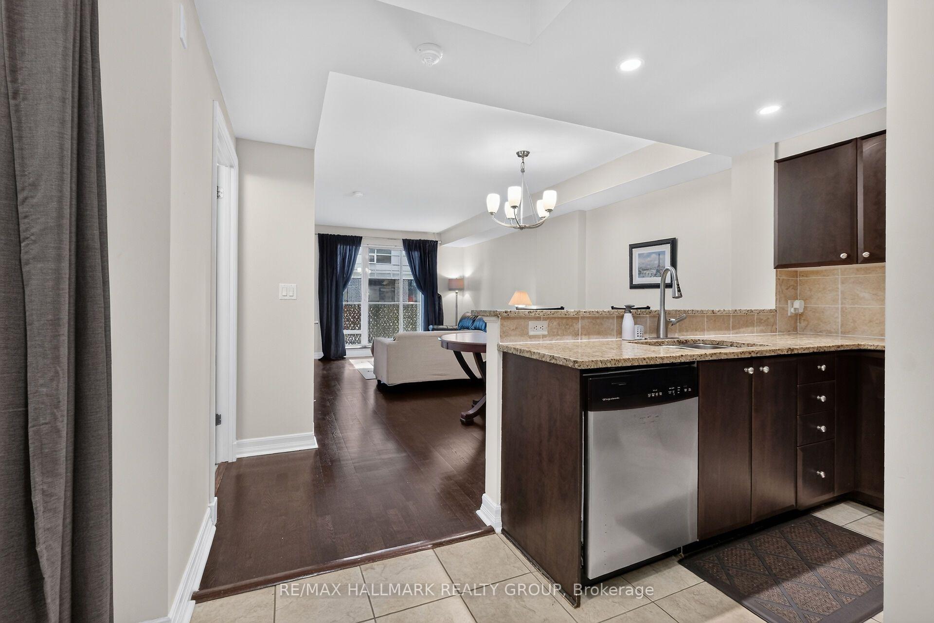 Photo 6 of Unit 208, 200 Besserer Street, Ottawa, Sandy Hill — HOMEH