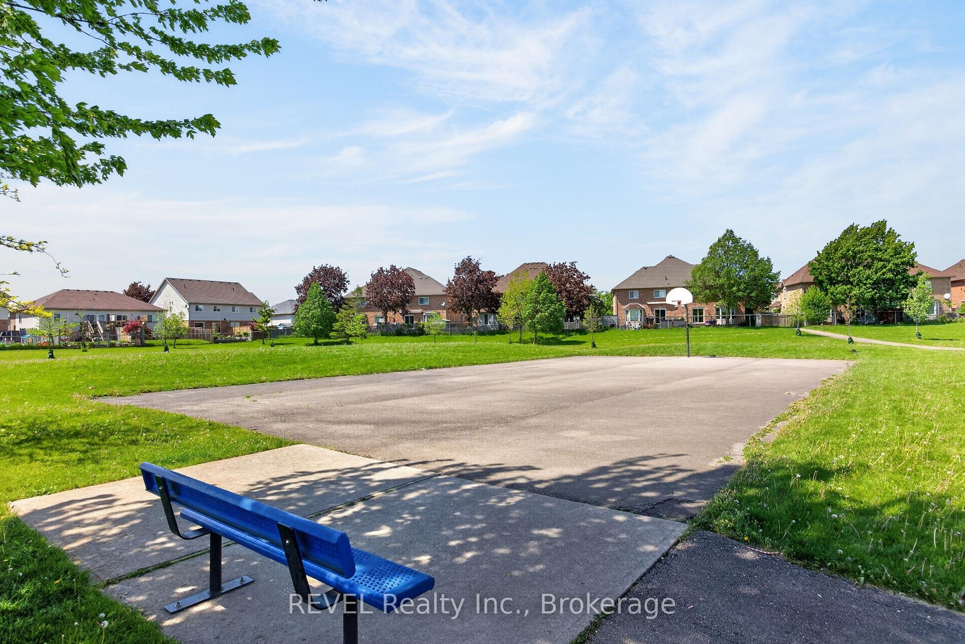 Photo 5 of 126 Westland Street, St. Catharines, Rykert/Vansickle — HOMEH