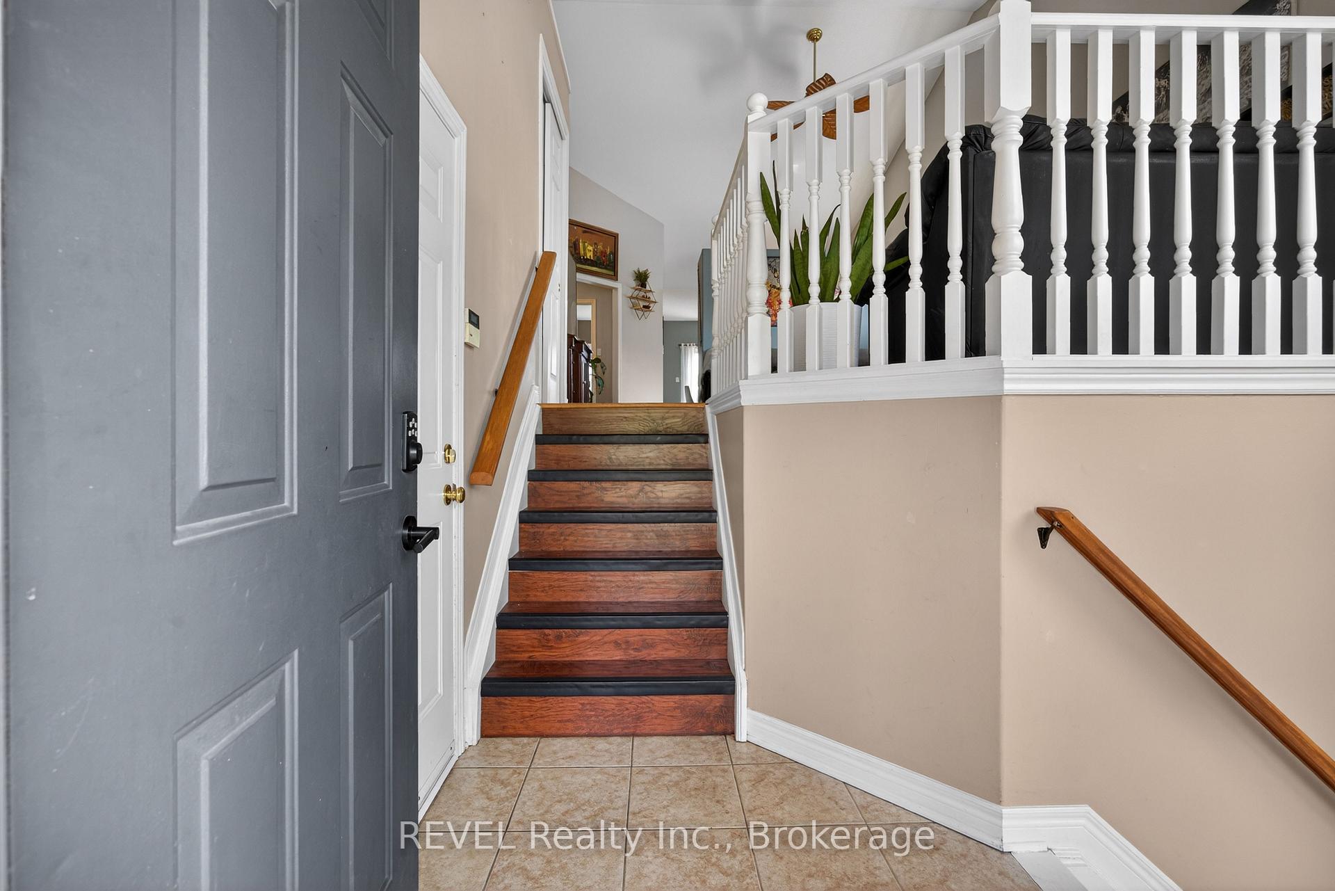 Photo 8 of 126 Westland Street, St. Catharines, Rykert/Vansickle — HOMEH