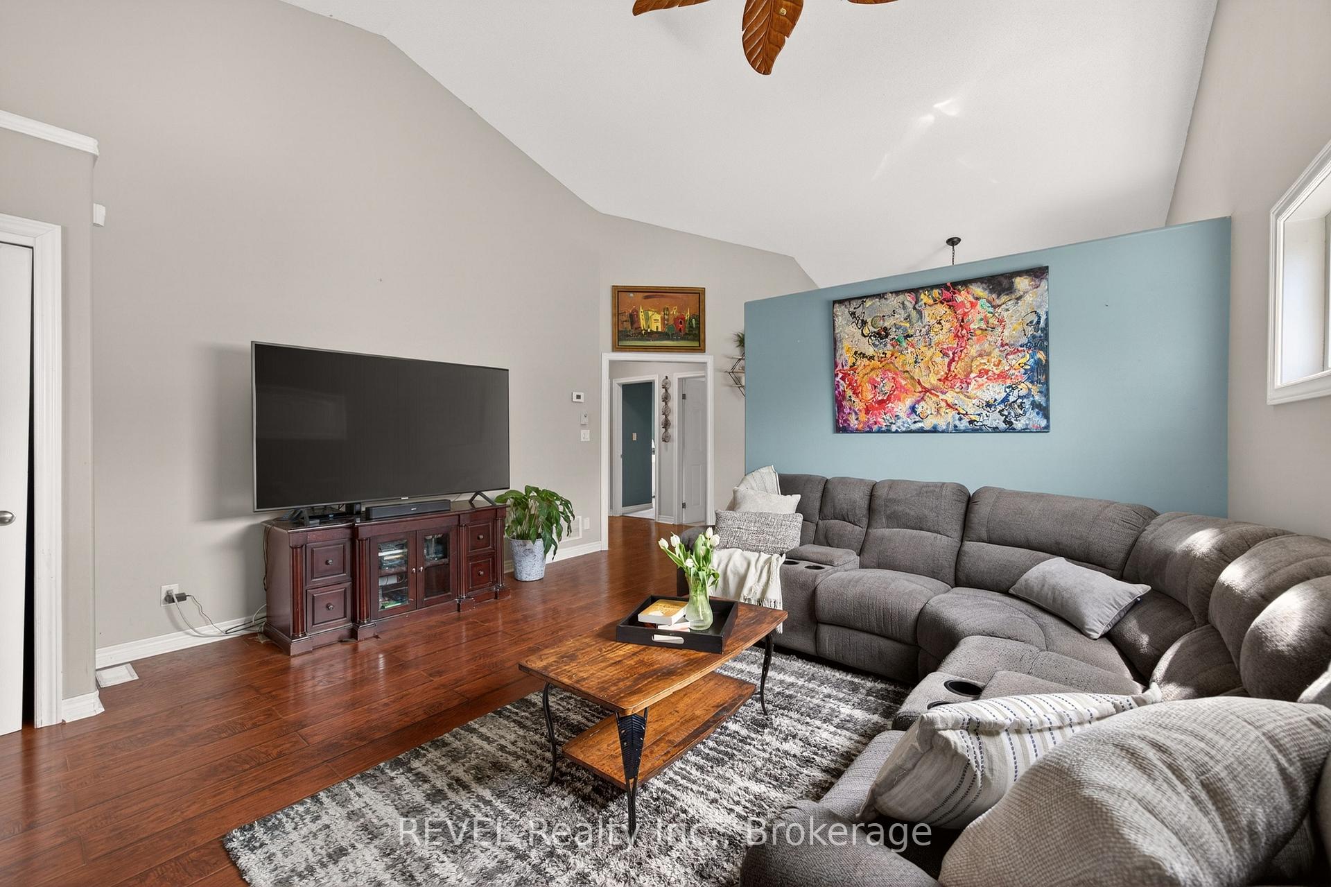 Photo 12 of 126 Westland Street, St. Catharines, Rykert/Vansickle — HOMEH