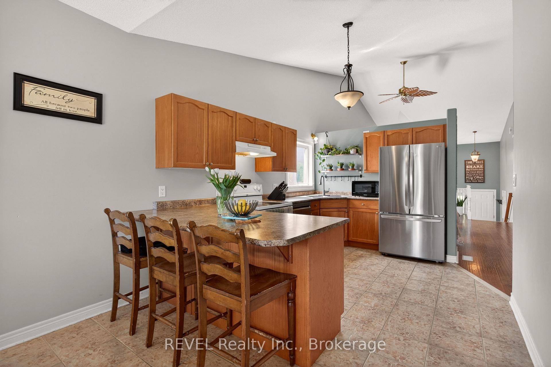 Photo 13 of 126 Westland Street, St. Catharines, Rykert/Vansickle — HOMEH