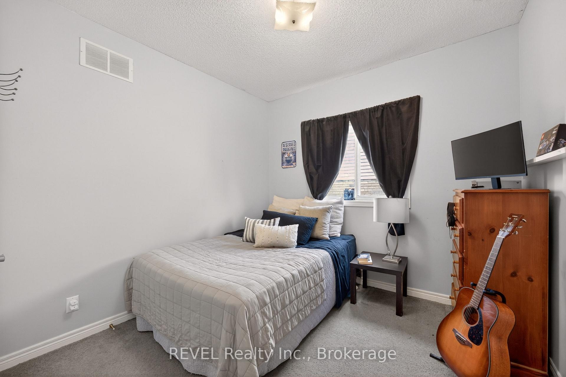 Photo 18 of 126 Westland Street, St. Catharines, Rykert/Vansickle — HOMEH