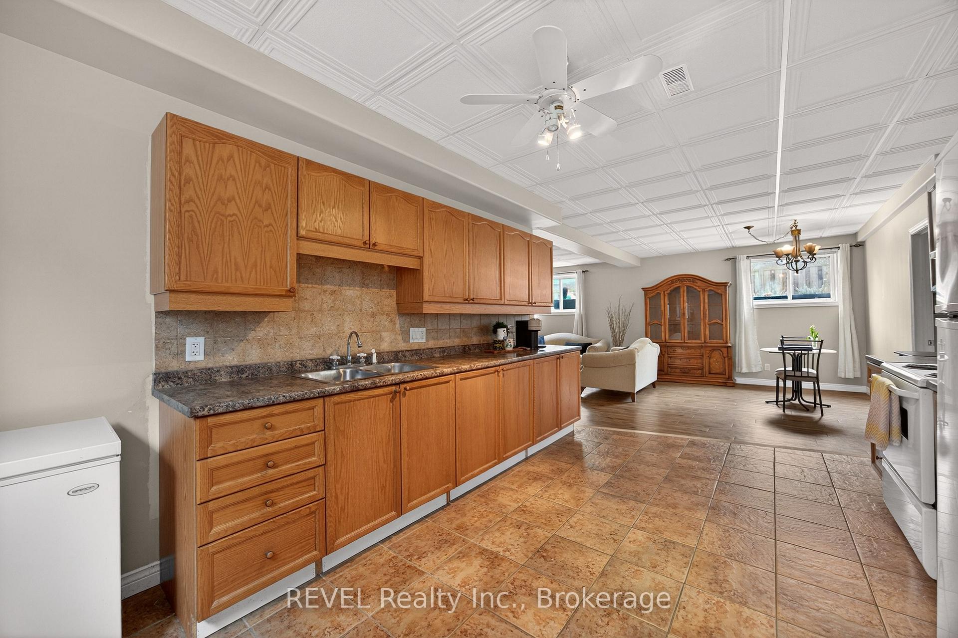 Photo 26 of 126 Westland Street, St. Catharines, Rykert/Vansickle — HOMEH
