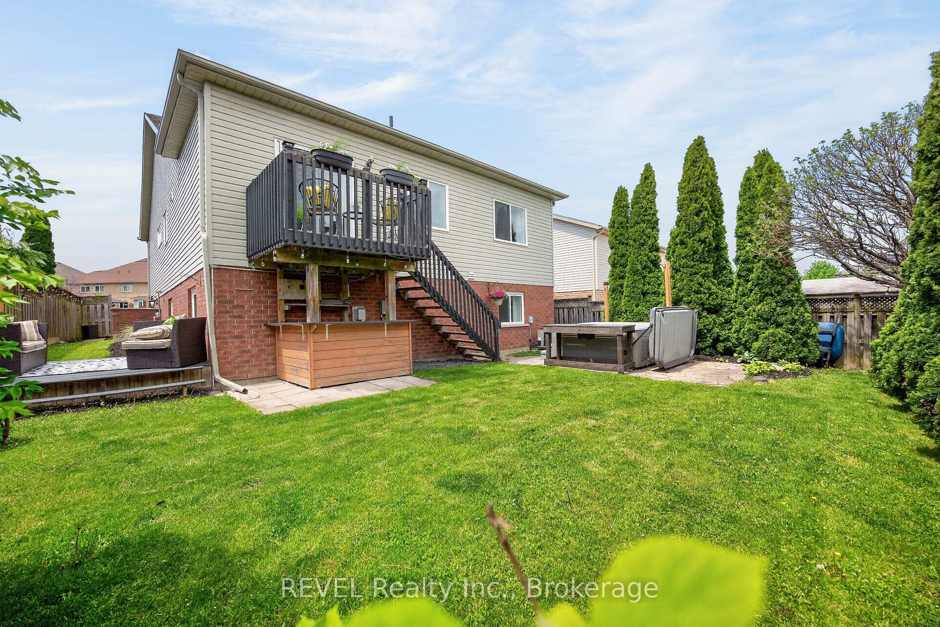 Photo 32 of 126 Westland Street, St. Catharines, Rykert/Vansickle — HOMEH