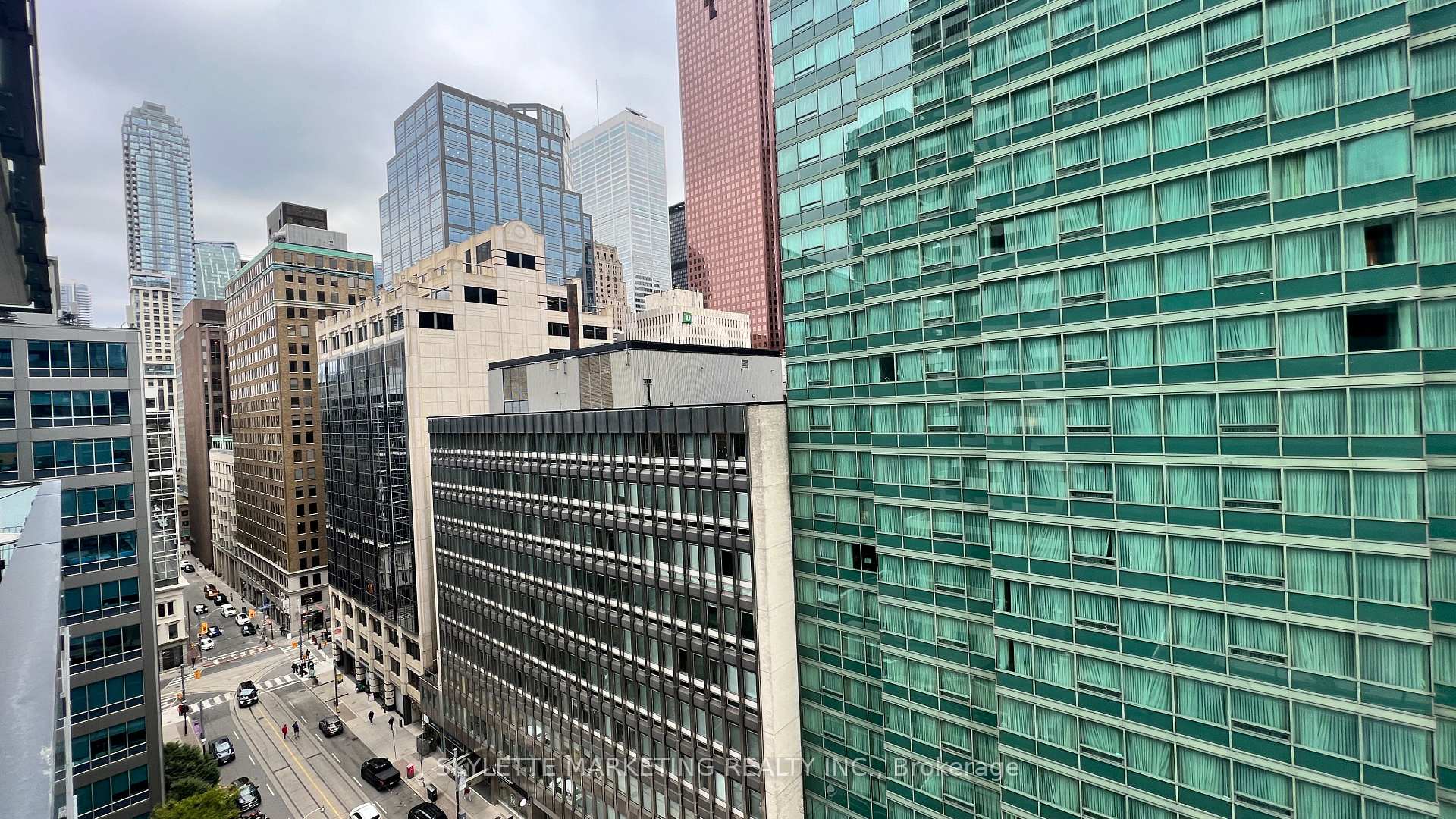 Photo 32 of Unit 1011, 25 Richmond Street E, Toronto, Church-Yonge Corridor — HOMEH