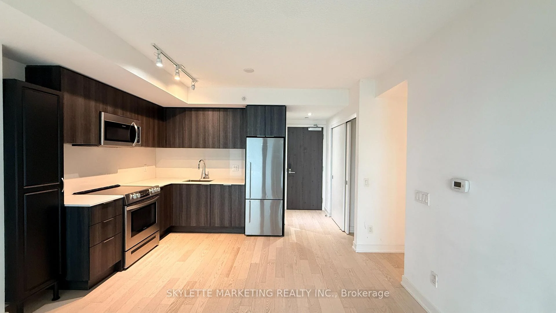 Photo 9 of Unit 1011, 25 Richmond Street E, Toronto, Church-Yonge Corridor — HOMEH