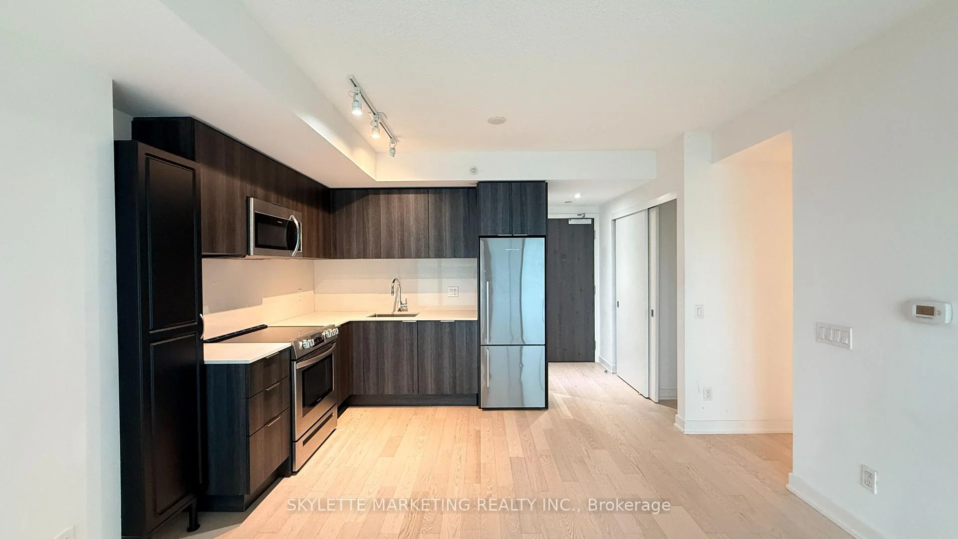 Photo 13 of Unit 1011, 25 Richmond Street E, Toronto, Church-Yonge Corridor — HOMEH