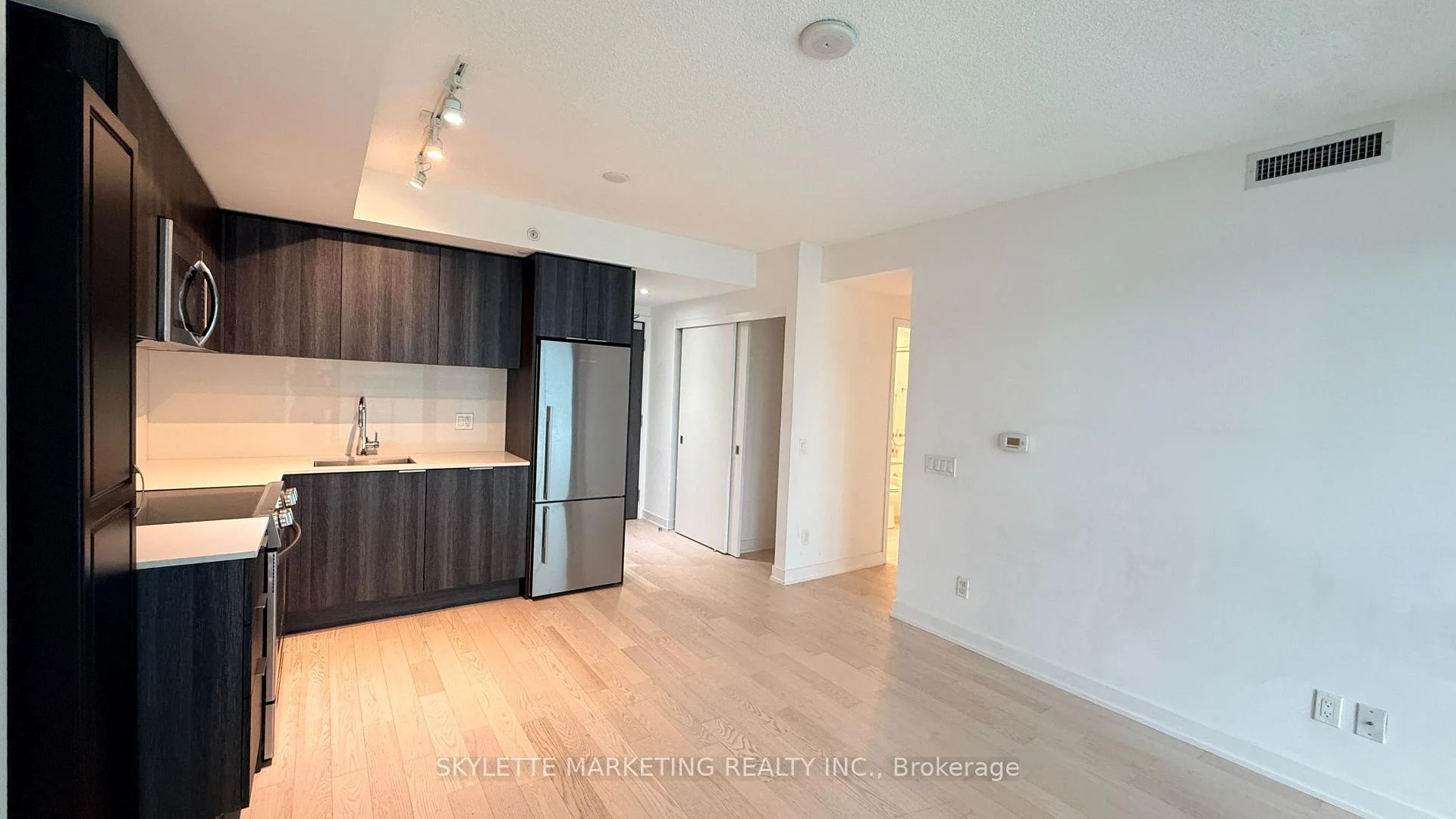 Photo 17 of Unit 1011, 25 Richmond Street E, Toronto, Church-Yonge Corridor — HOMEH