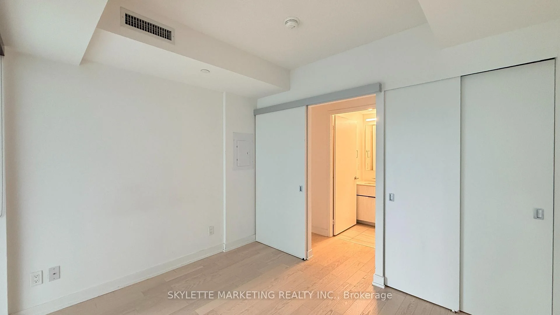 Photo 39 of Unit 1011, 25 Richmond Street E, Toronto, Church-Yonge Corridor — HOMEH