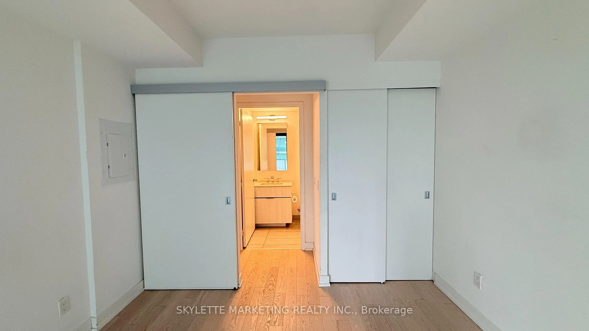 Photo 41 of Unit 1011, 25 Richmond Street E, Toronto, Church-Yonge Corridor — HOMEH