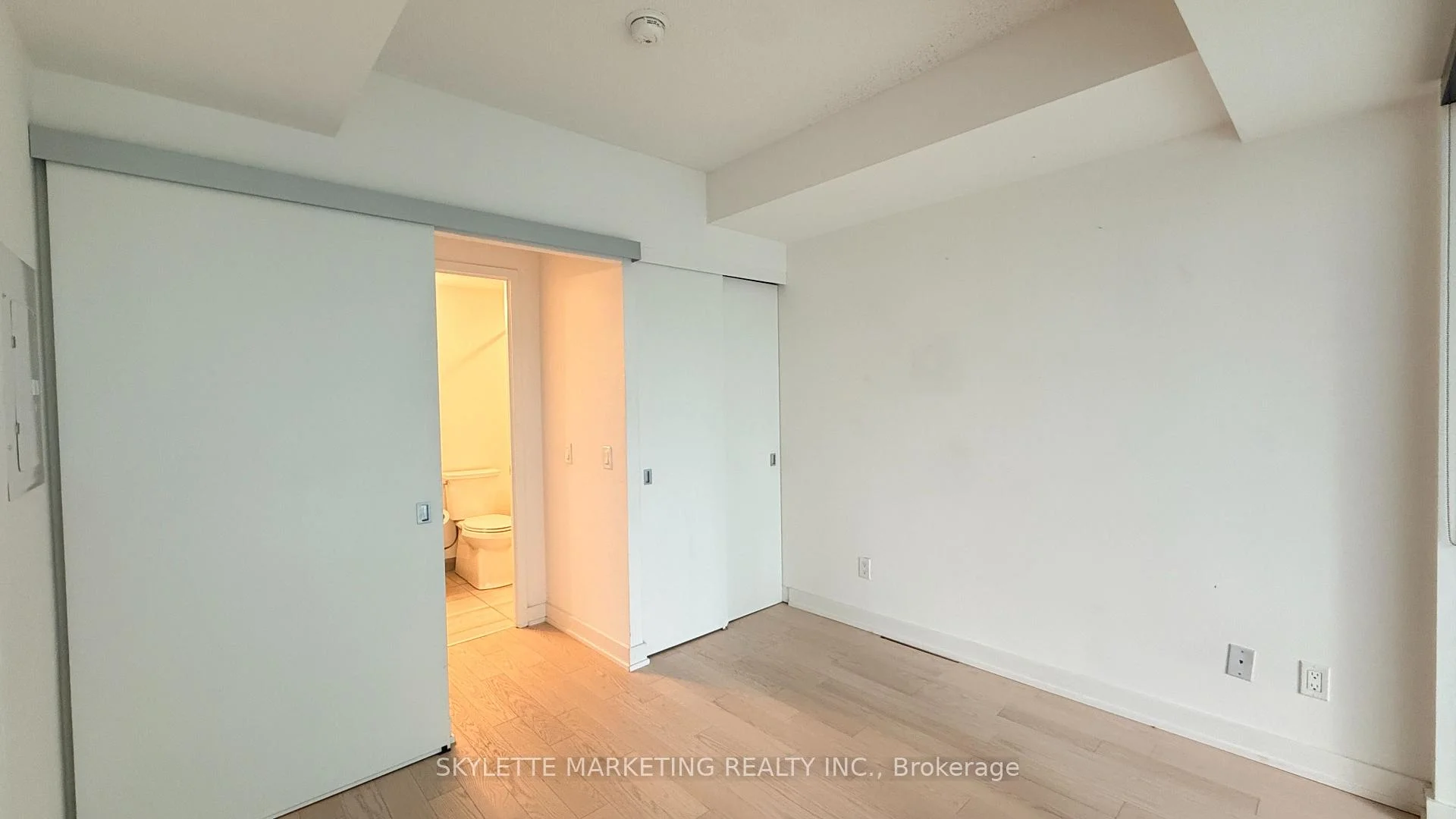 Photo 42 of Unit 1011, 25 Richmond Street E, Toronto, Church-Yonge Corridor — HOMEH