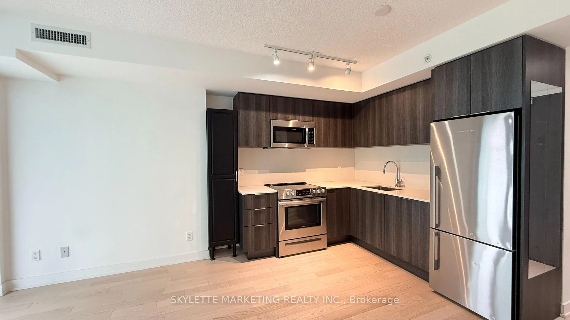 Photo 50 of Unit 1011, 25 Richmond Street E, Toronto, Church-Yonge Corridor — HOMEH